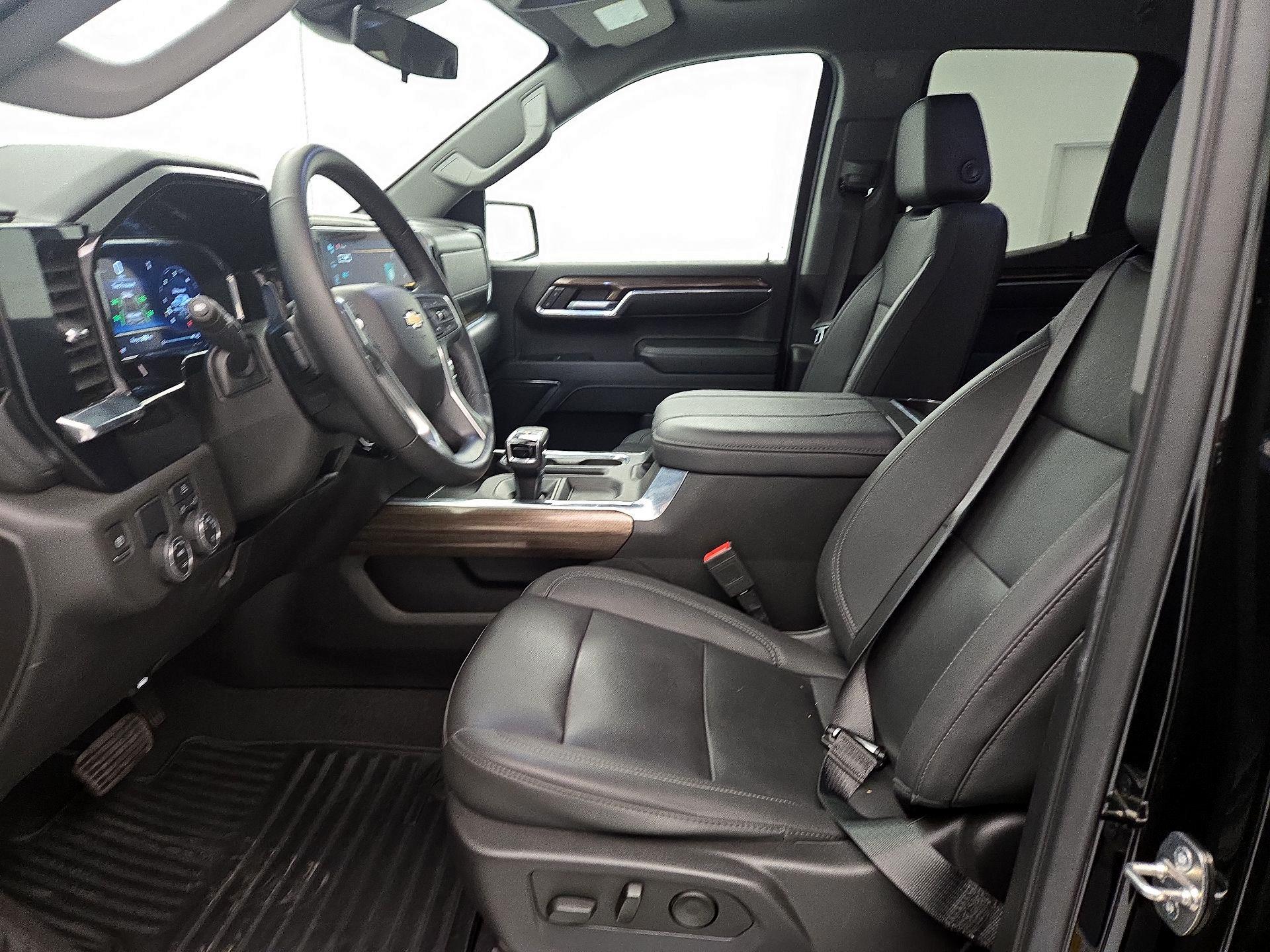 Thumbnail: 2023 Chevrolet Silverado 1500 - 11