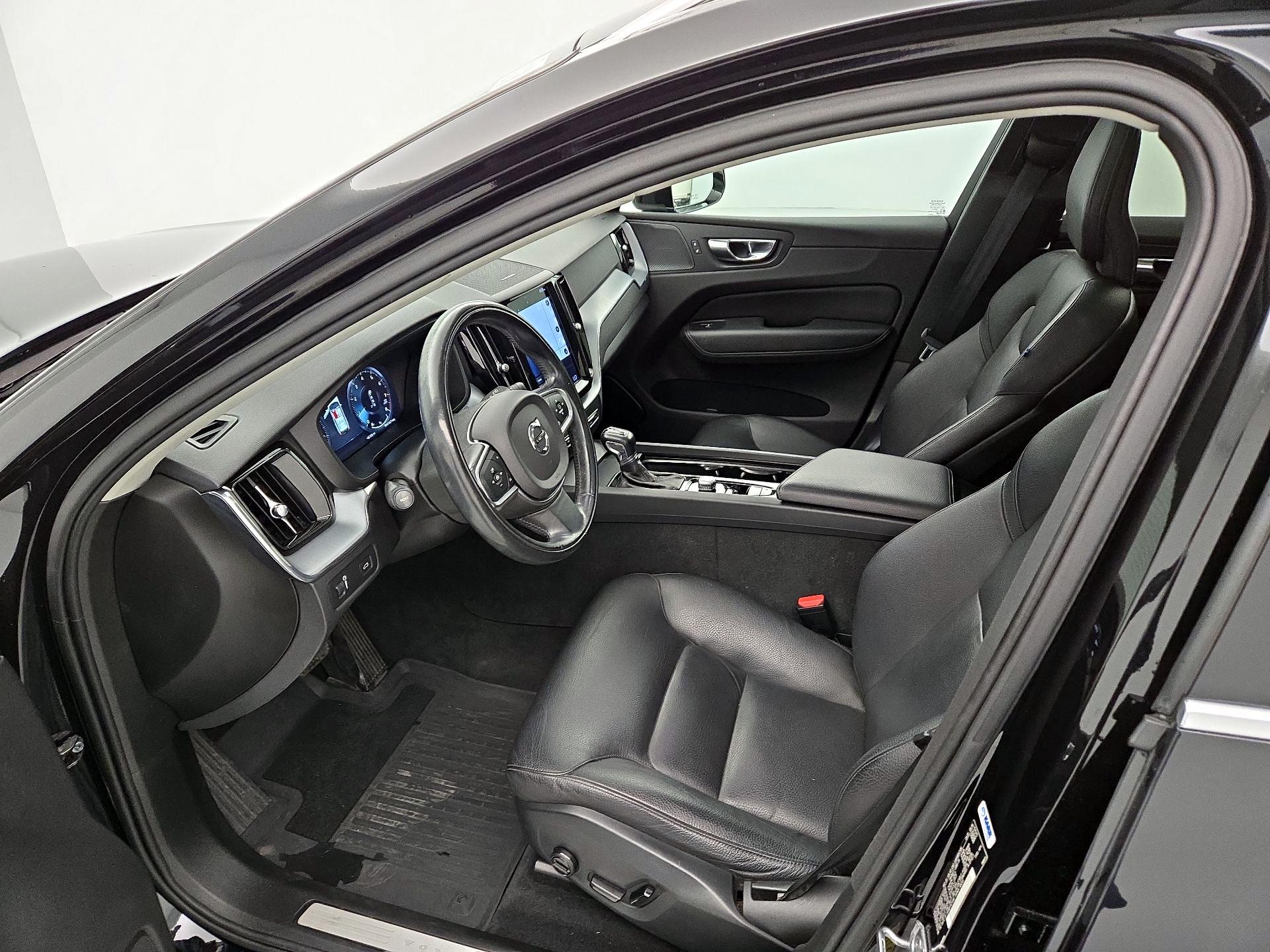 Thumbnail: 2020 Volvo XC60 - 11