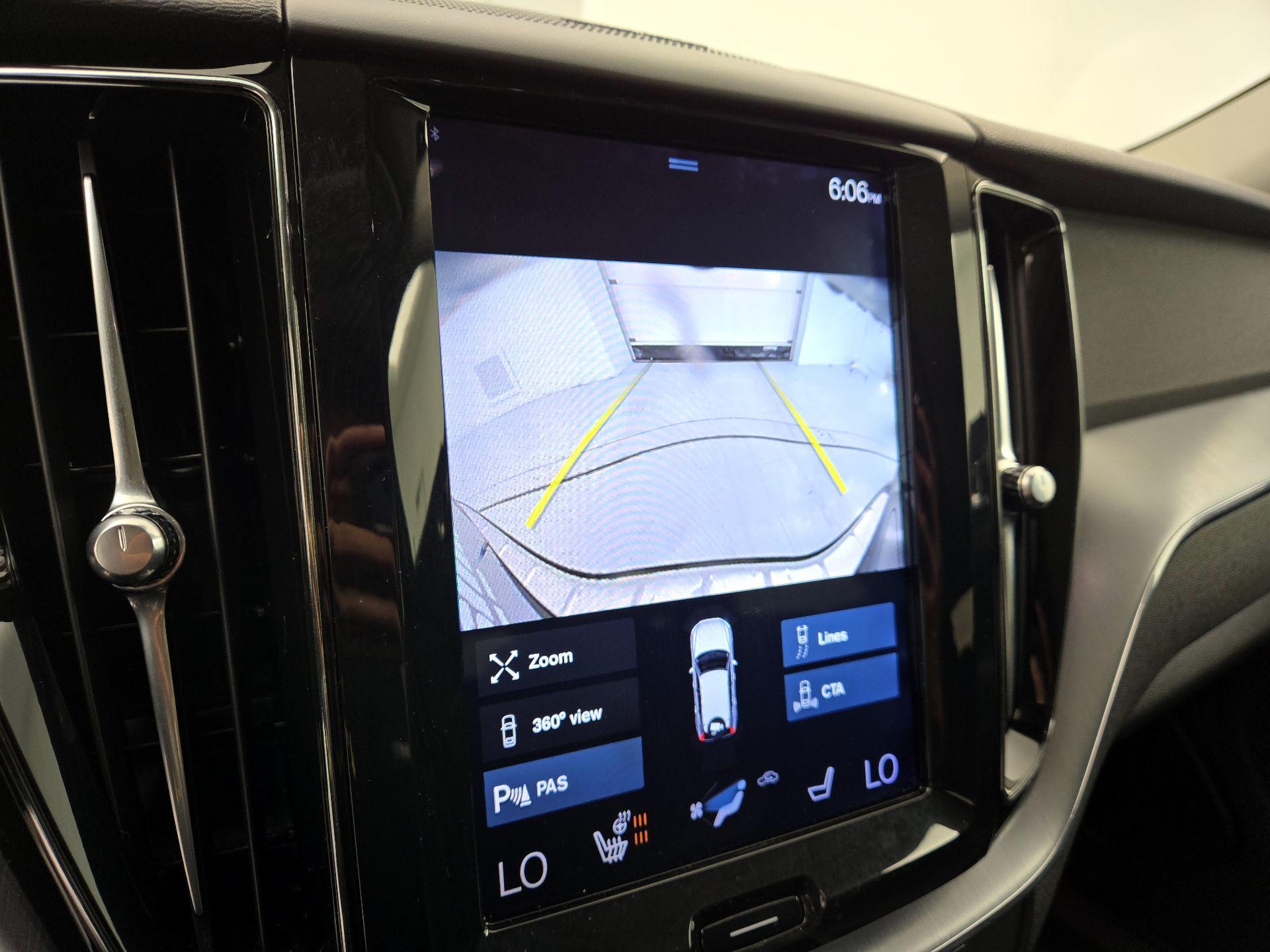 Thumbnail: 2020 Volvo XC60 - 15