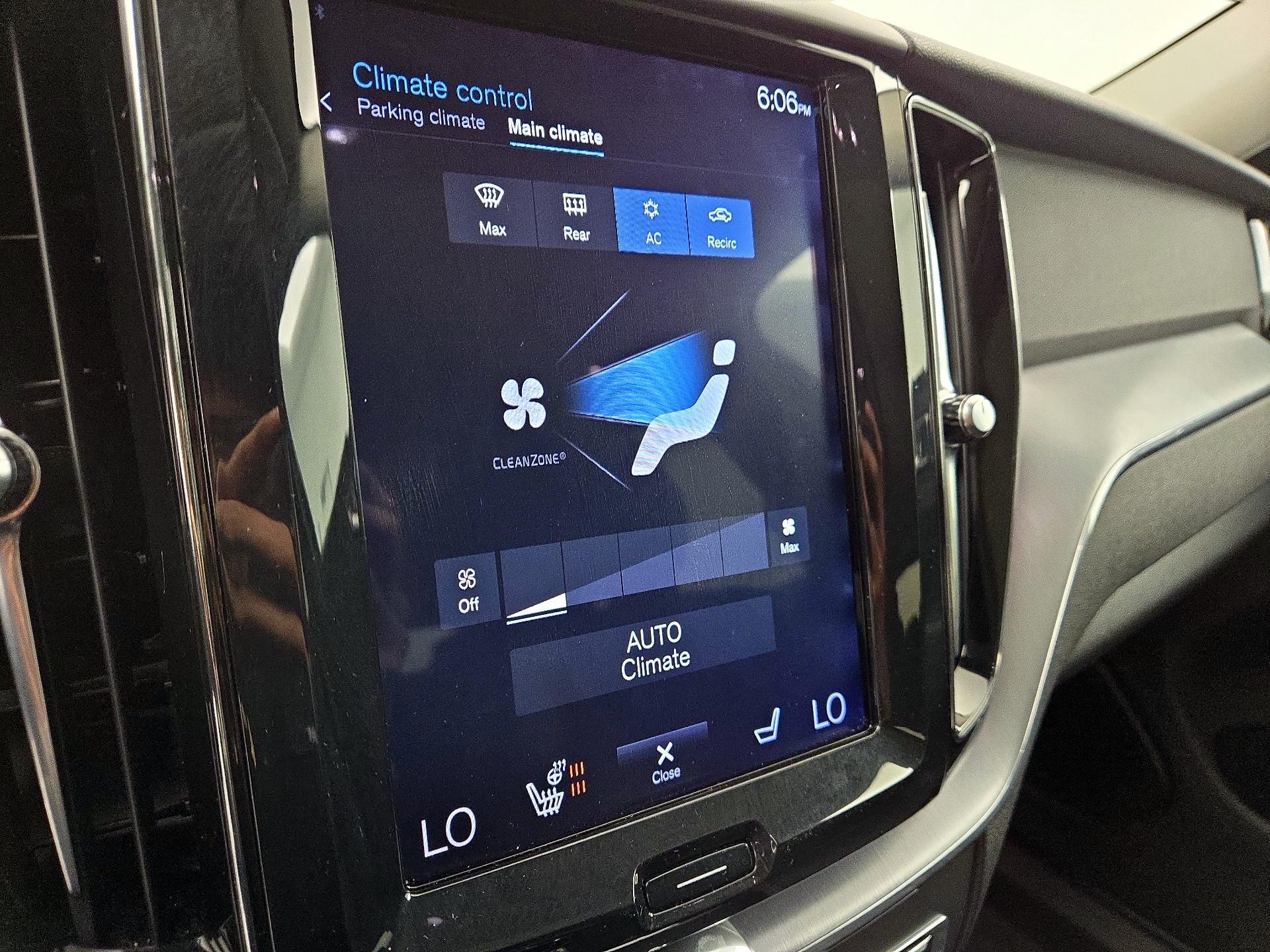 Thumbnail: 2020 Volvo XC60 - 17