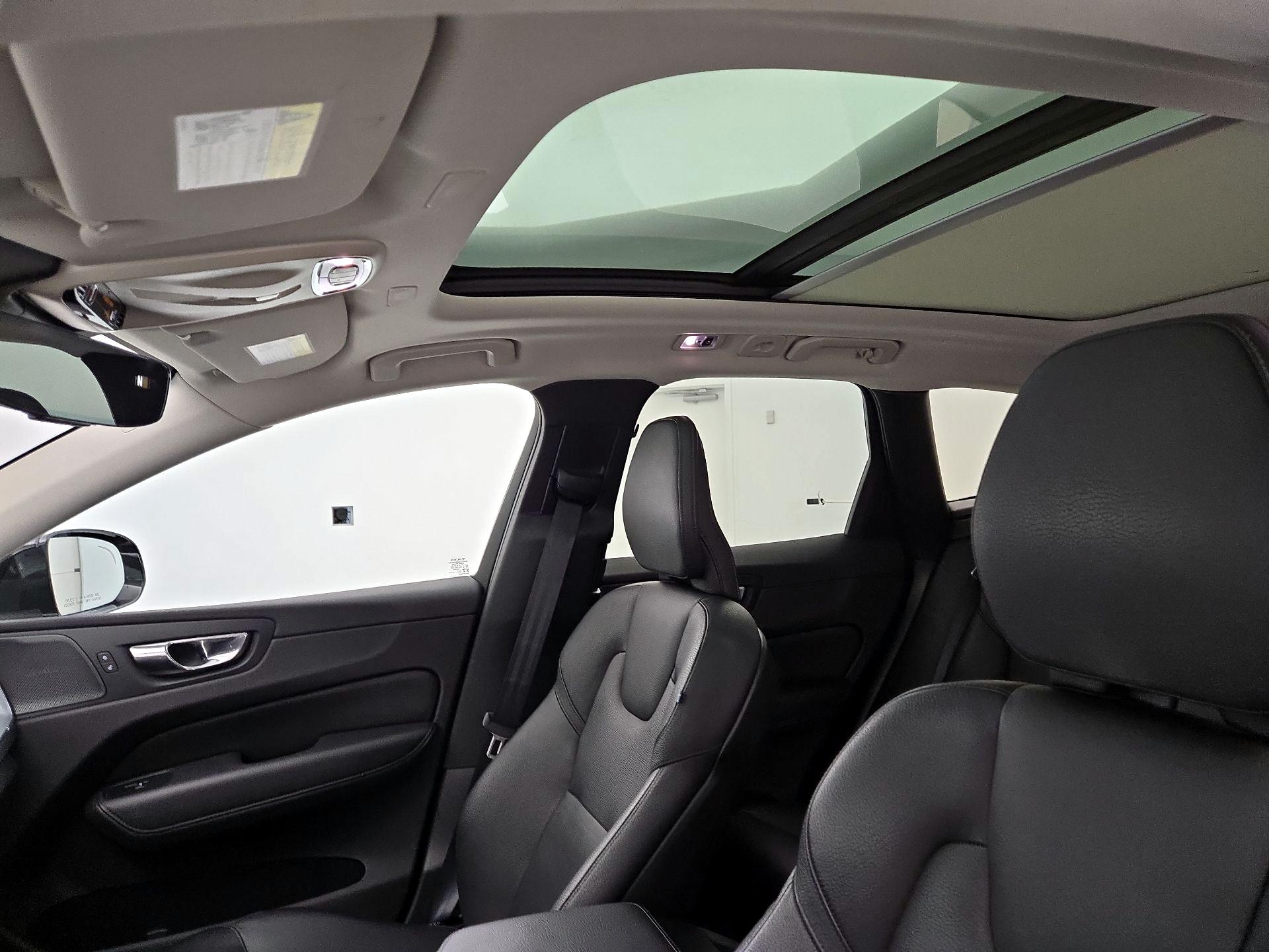 Thumbnail: 2020 Volvo XC60 - 20