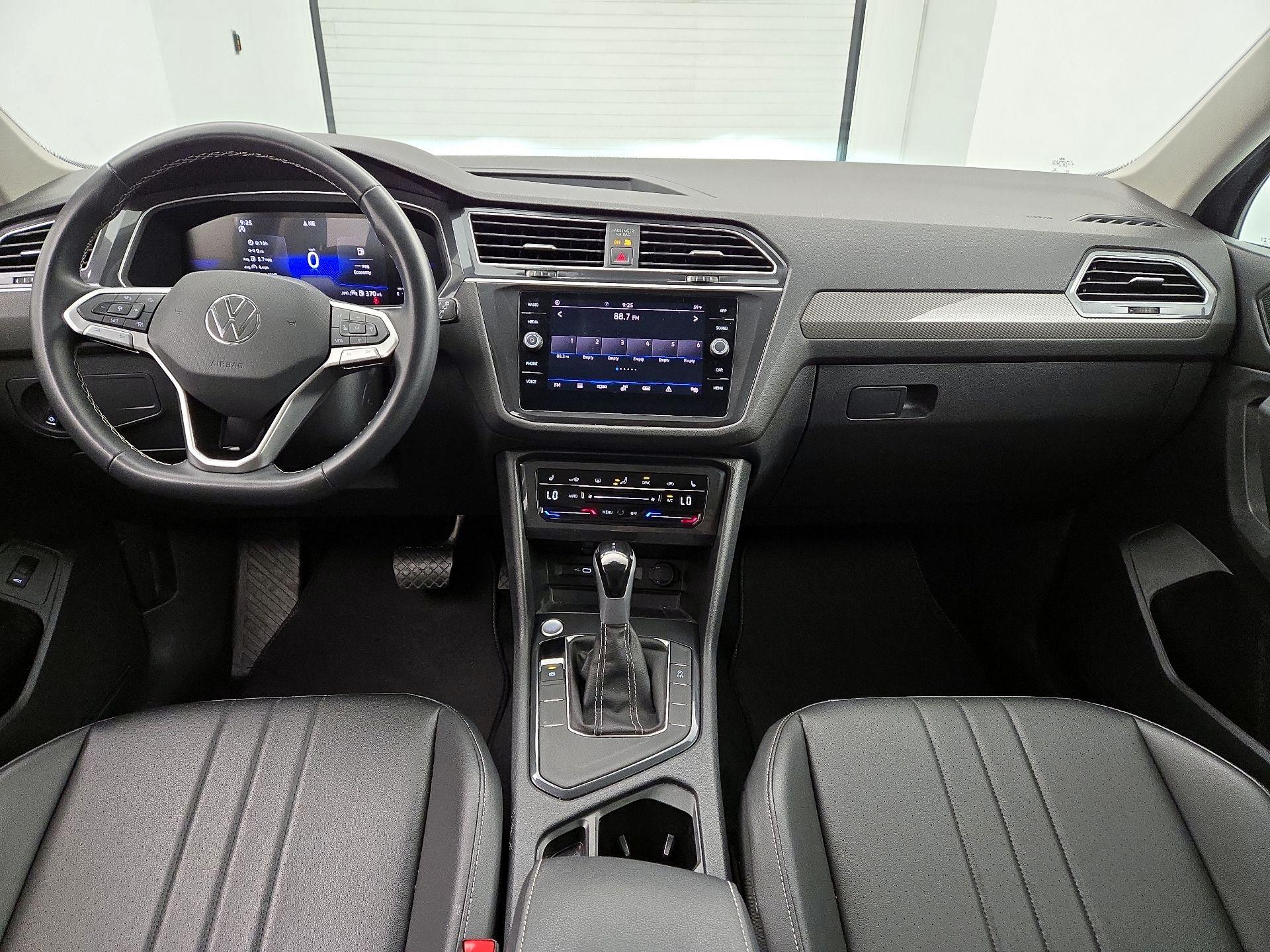 Thumbnail: 2024 Volkswagen Tiguan - 9