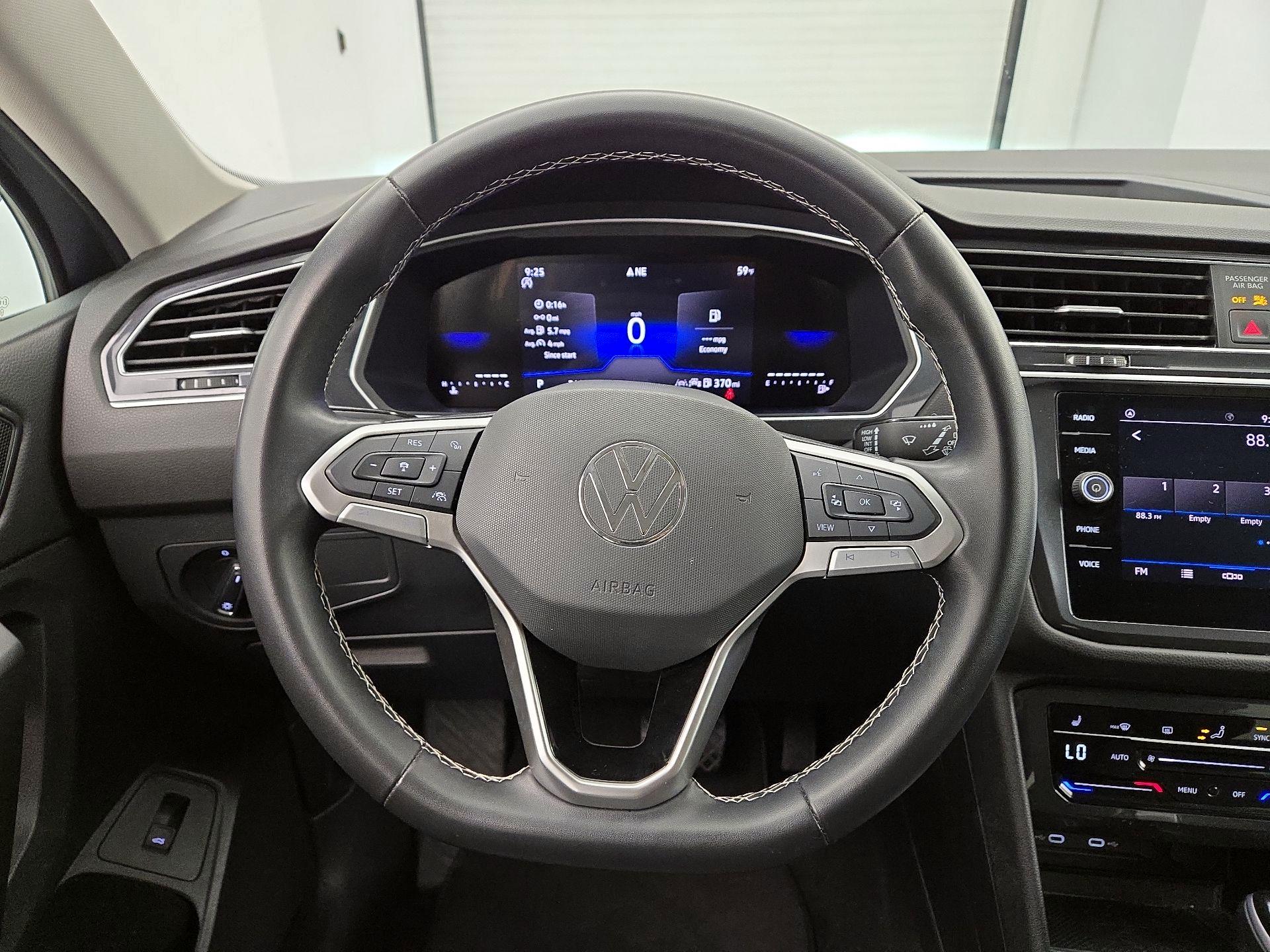 Thumbnail: 2024 Volkswagen Tiguan - 10