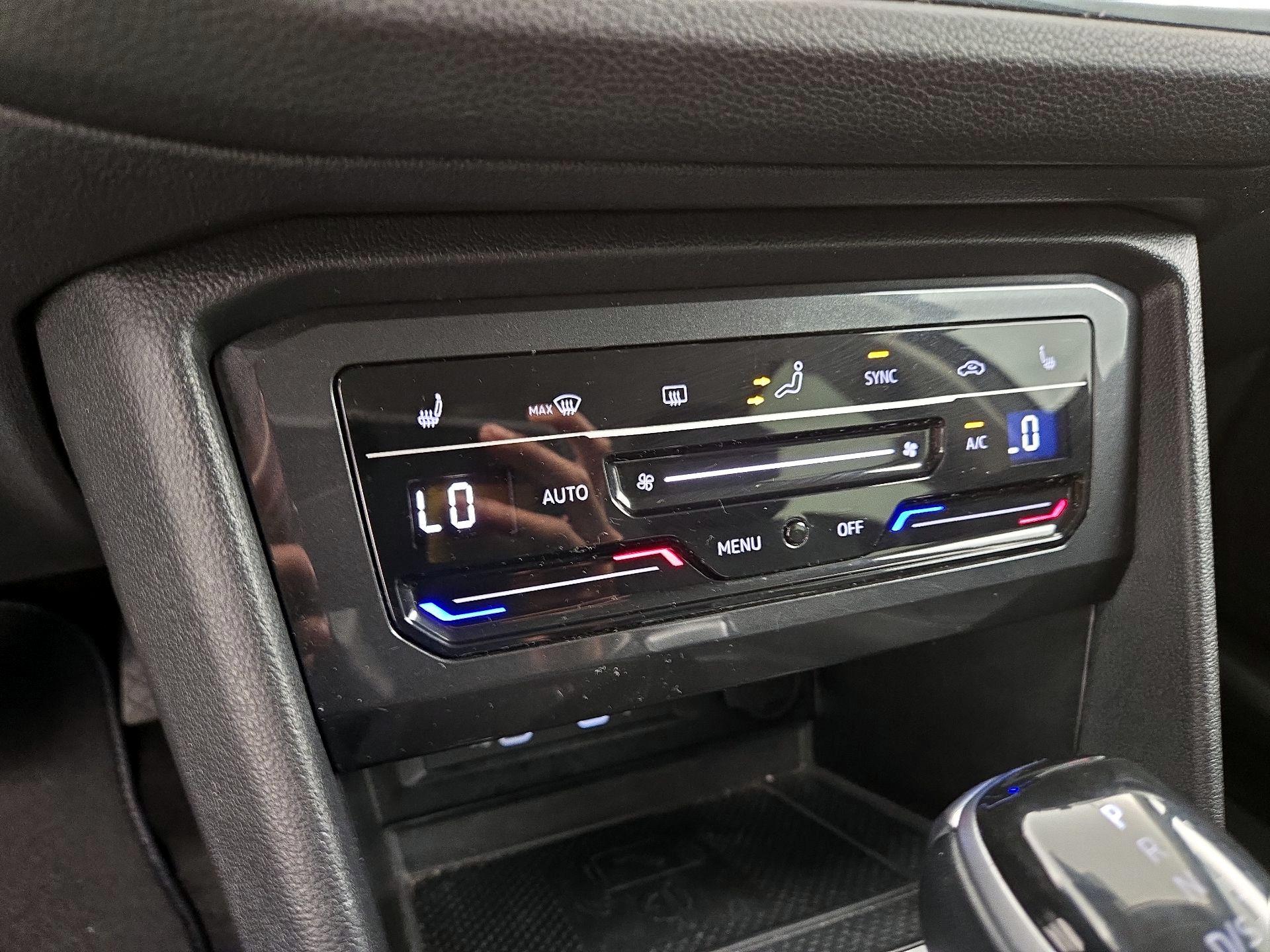 Thumbnail: 2024 Volkswagen Tiguan - 16