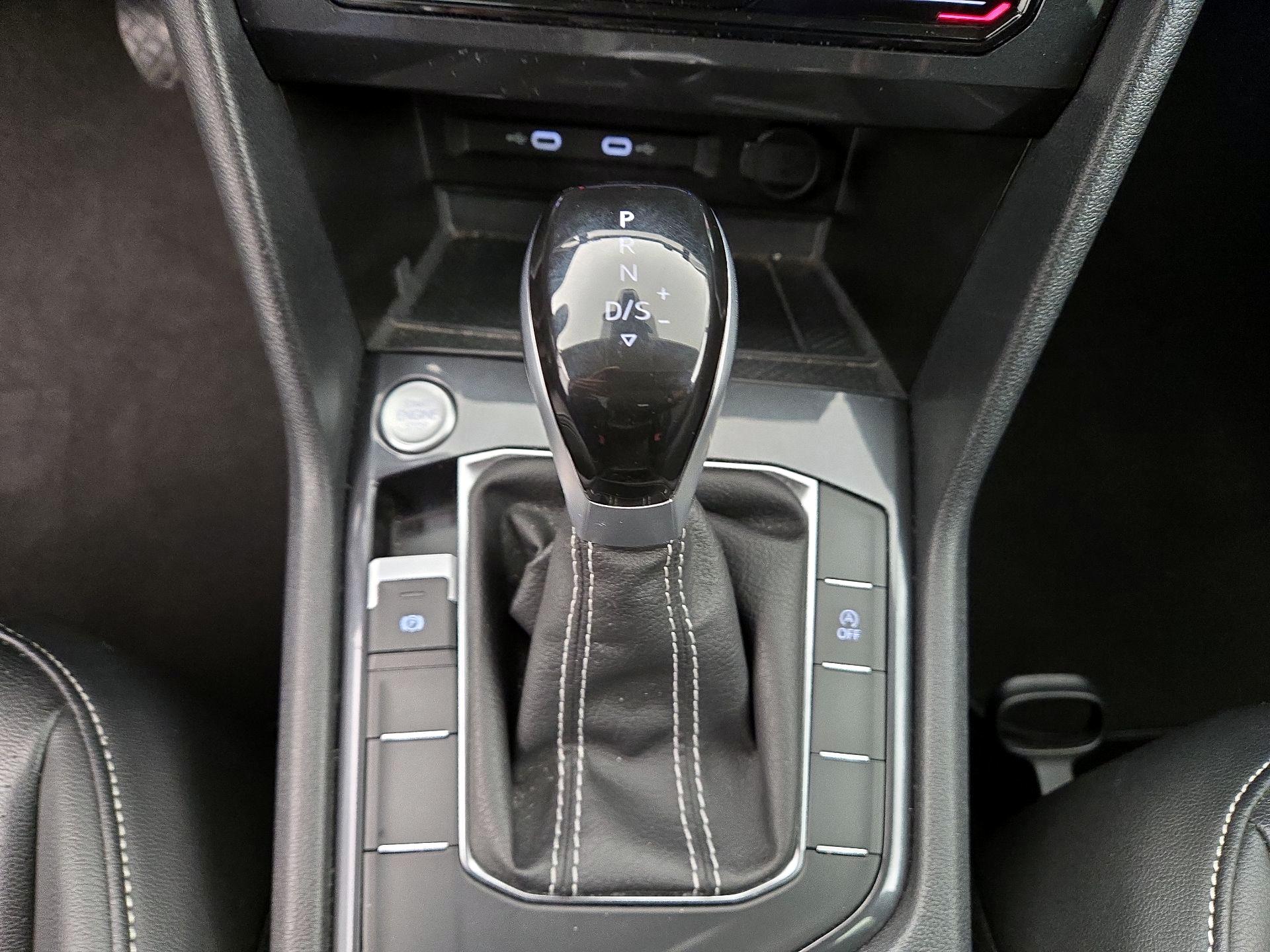 Thumbnail: 2024 Volkswagen Tiguan - 17