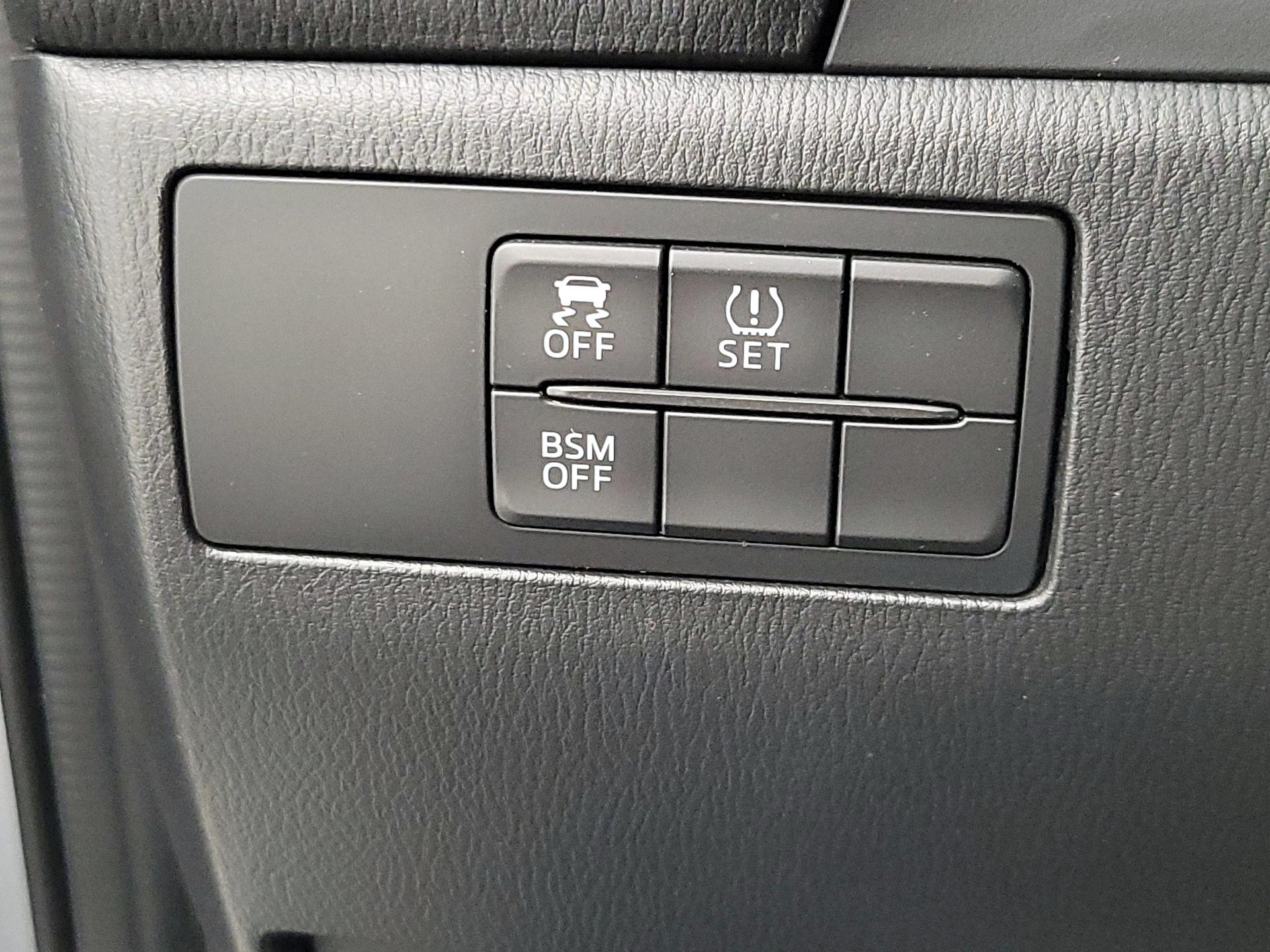 Thumbnail: 2014 Mazda Mazda3 - 13