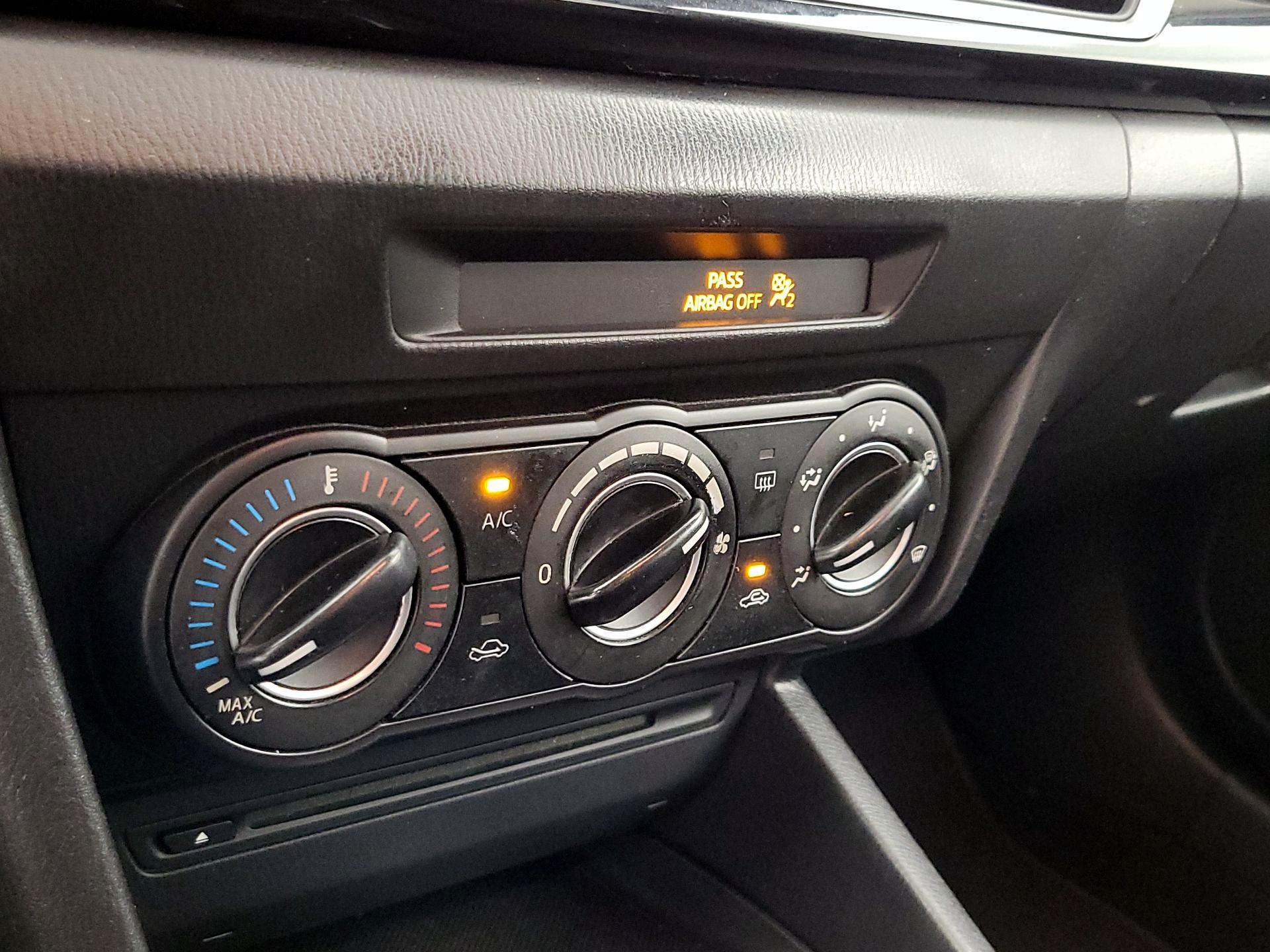 Thumbnail: 2014 Mazda Mazda3 - 15