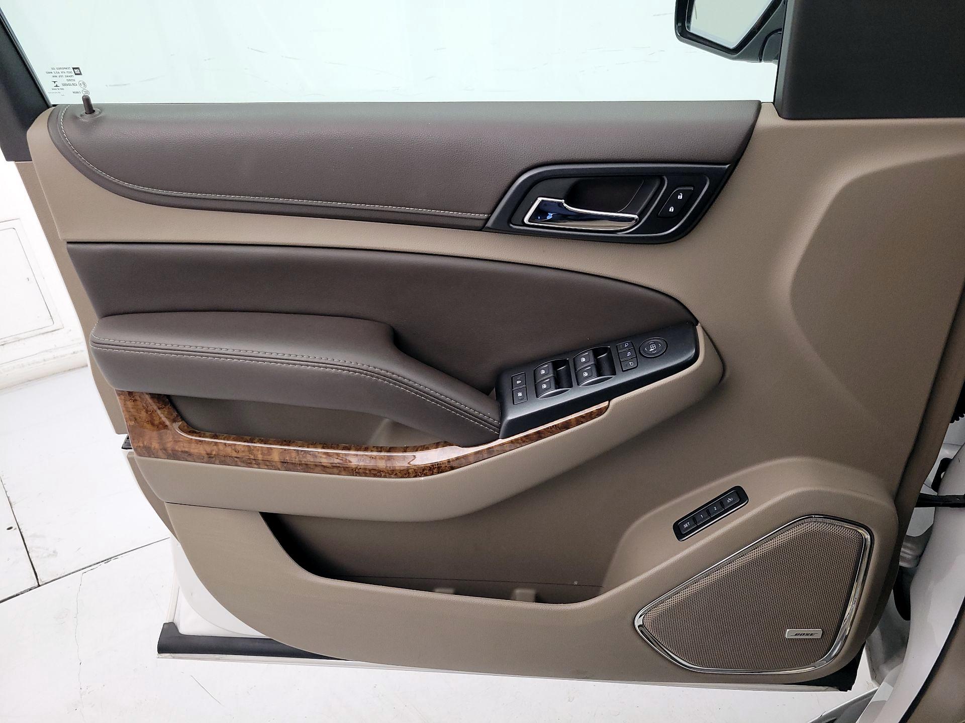 Thumbnail: 2017 Chevrolet Suburban - 12