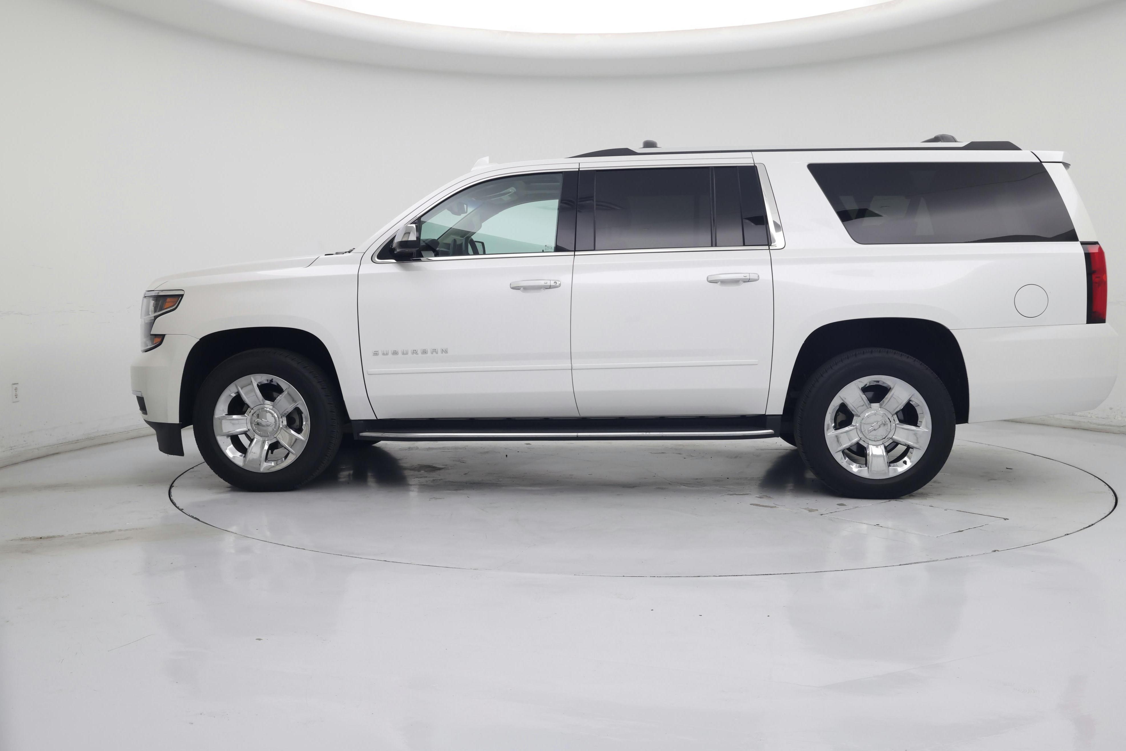 Thumbnail: 2017 Chevrolet Suburban - 3