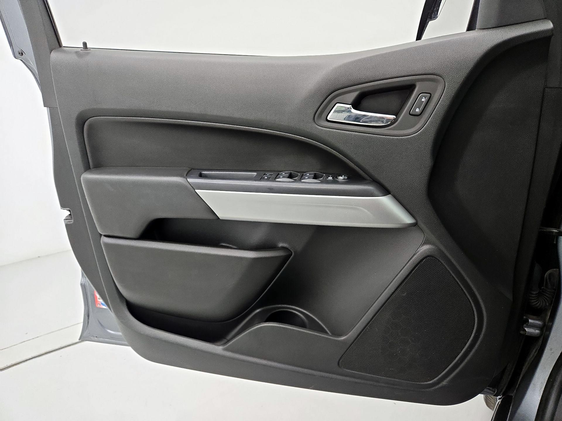 Thumbnail: 2022 Chevrolet Colorado - 12