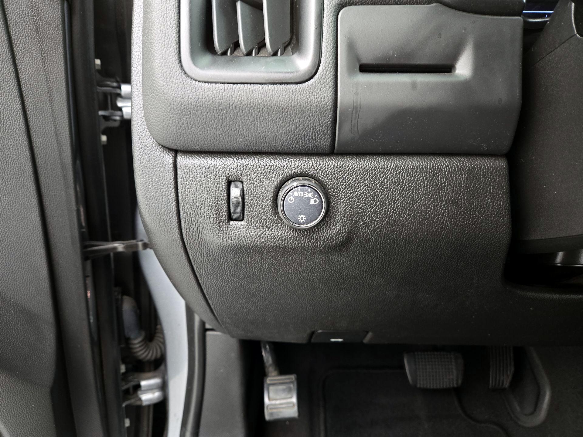 Thumbnail: 2022 Chevrolet Colorado - 13