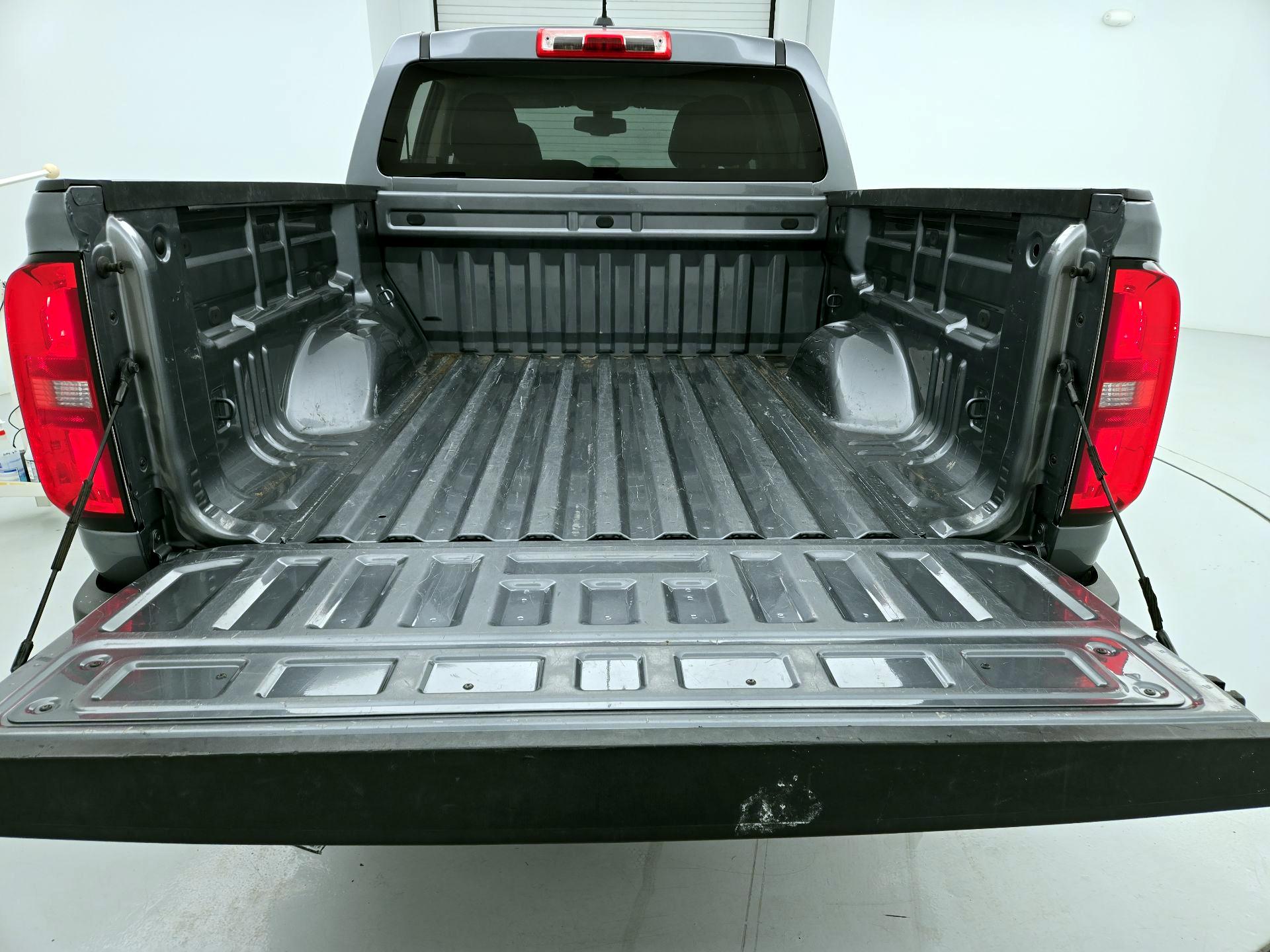 Thumbnail: 2022 Chevrolet Colorado - 20