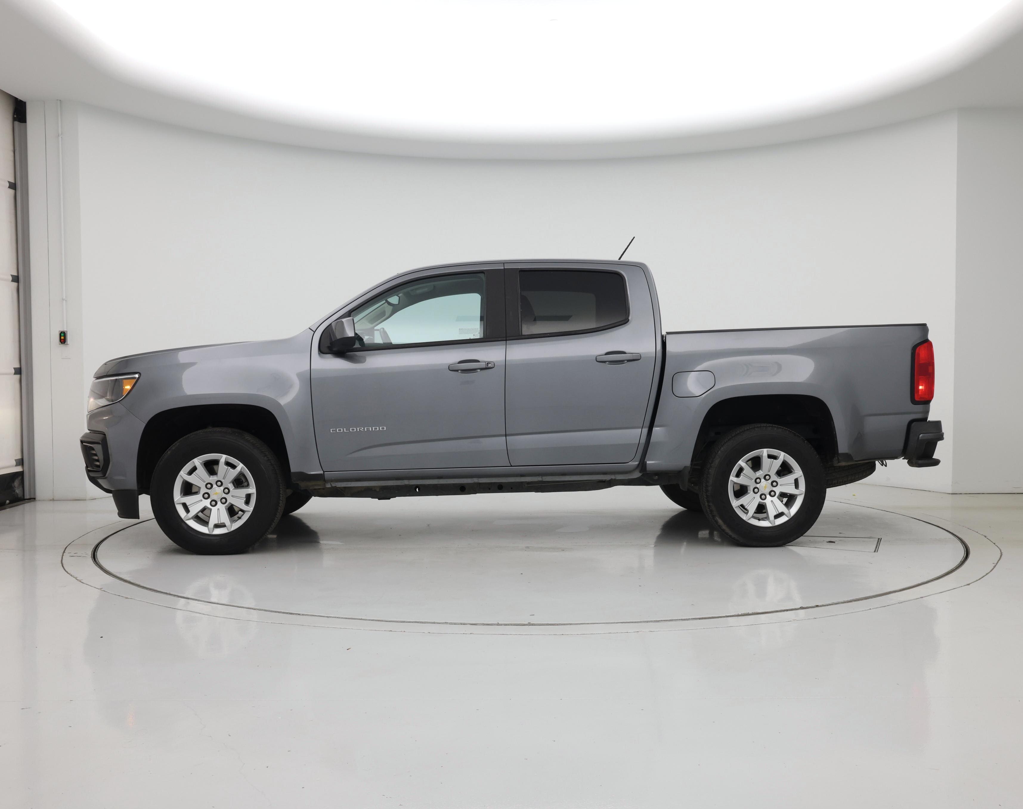 Thumbnail: 2022 Chevrolet Colorado - 3