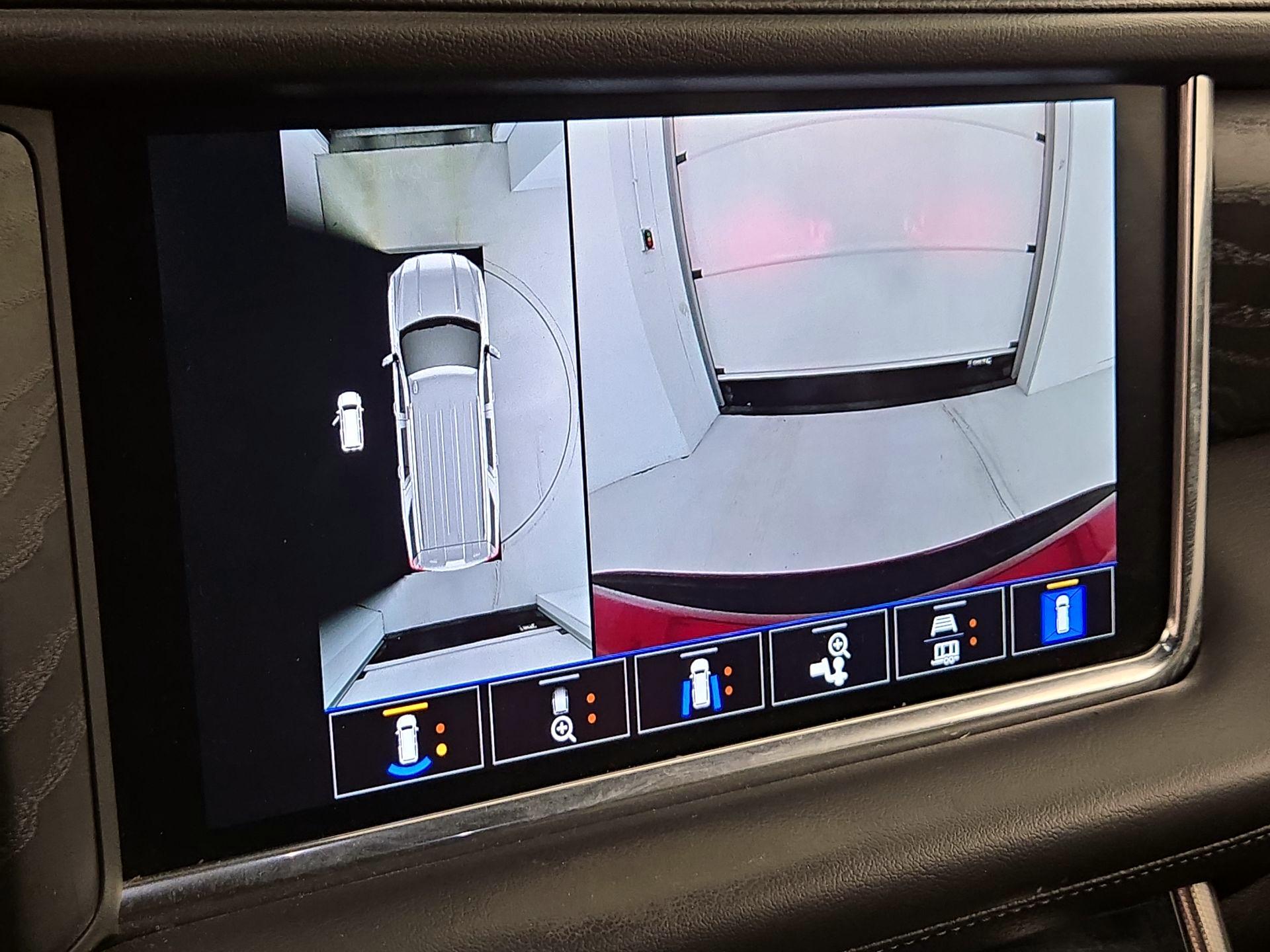 Thumbnail: 2022 GMC Yukon XL - 14