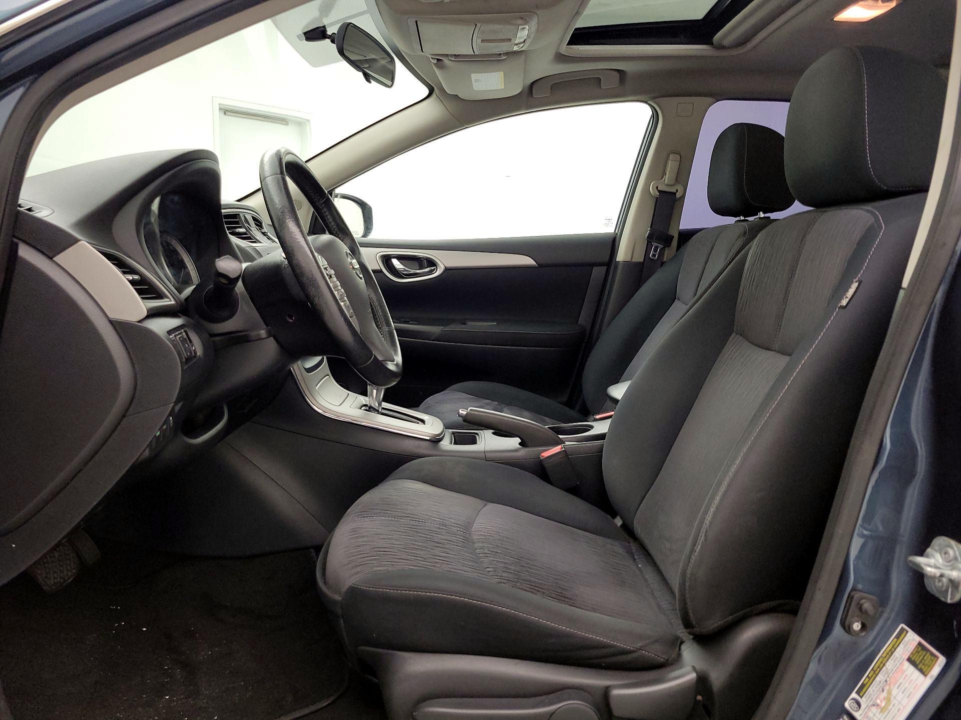 Thumbnail: 2015 Nissan Sentra - 11