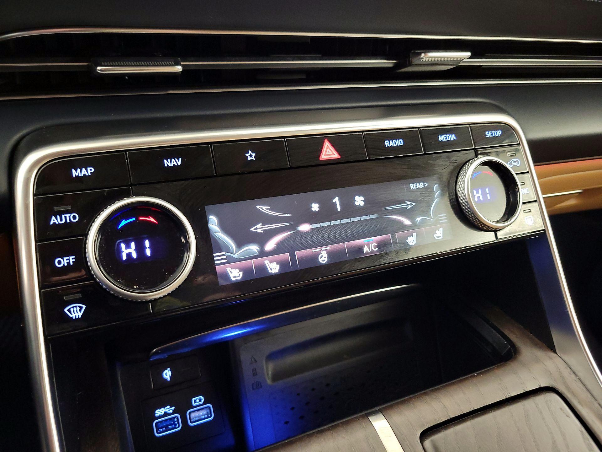 Thumbnail: 2023 Genesis GV80 - 17