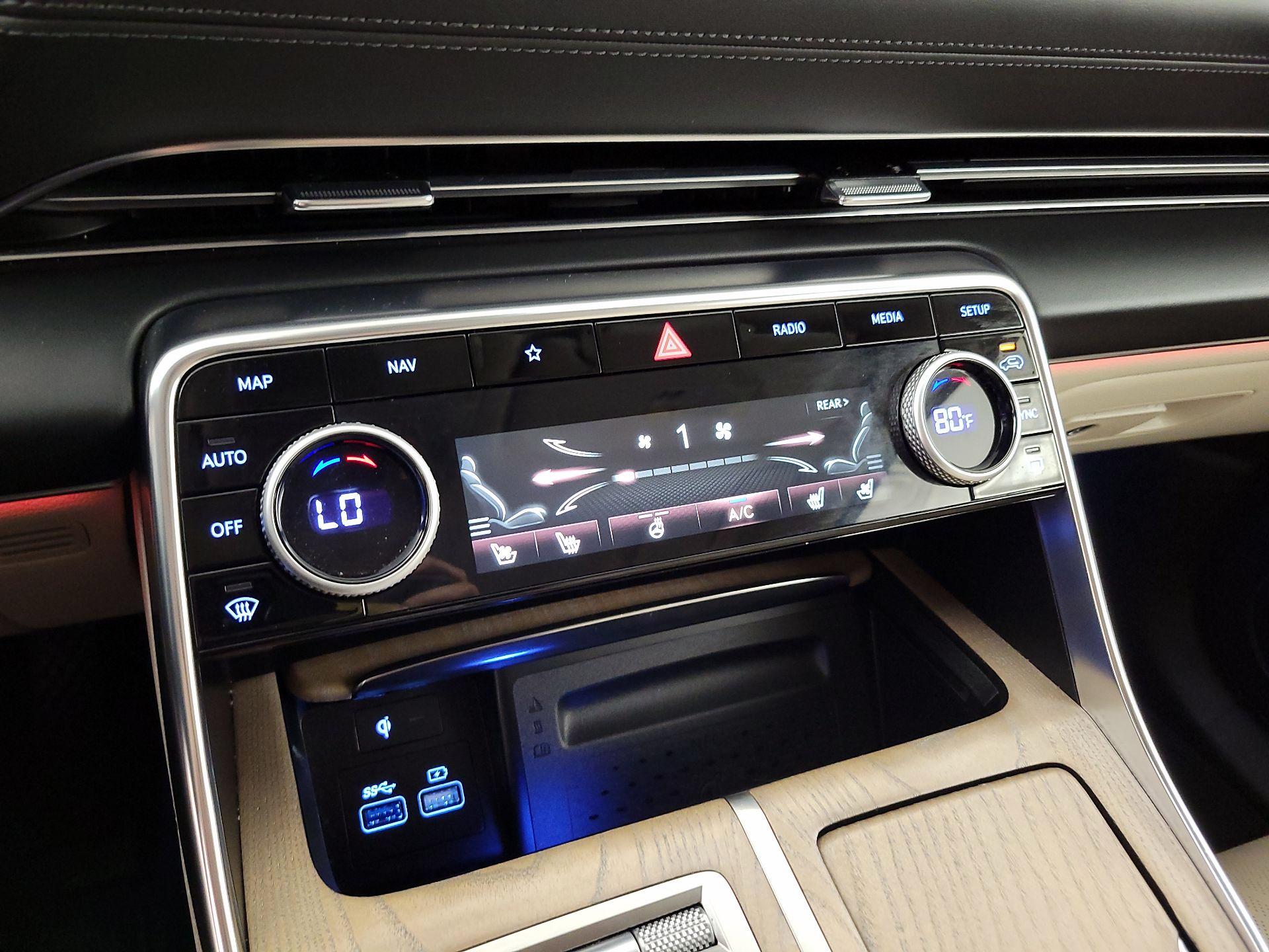 Thumbnail: 2023 Genesis GV80 - 17