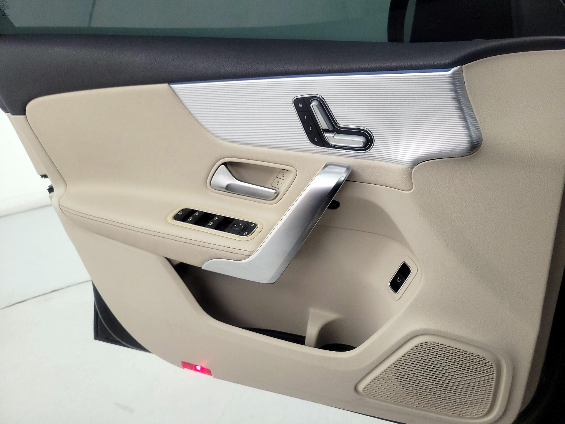 Thumbnail: 2021 Mercedes-Benz A-Class - 12