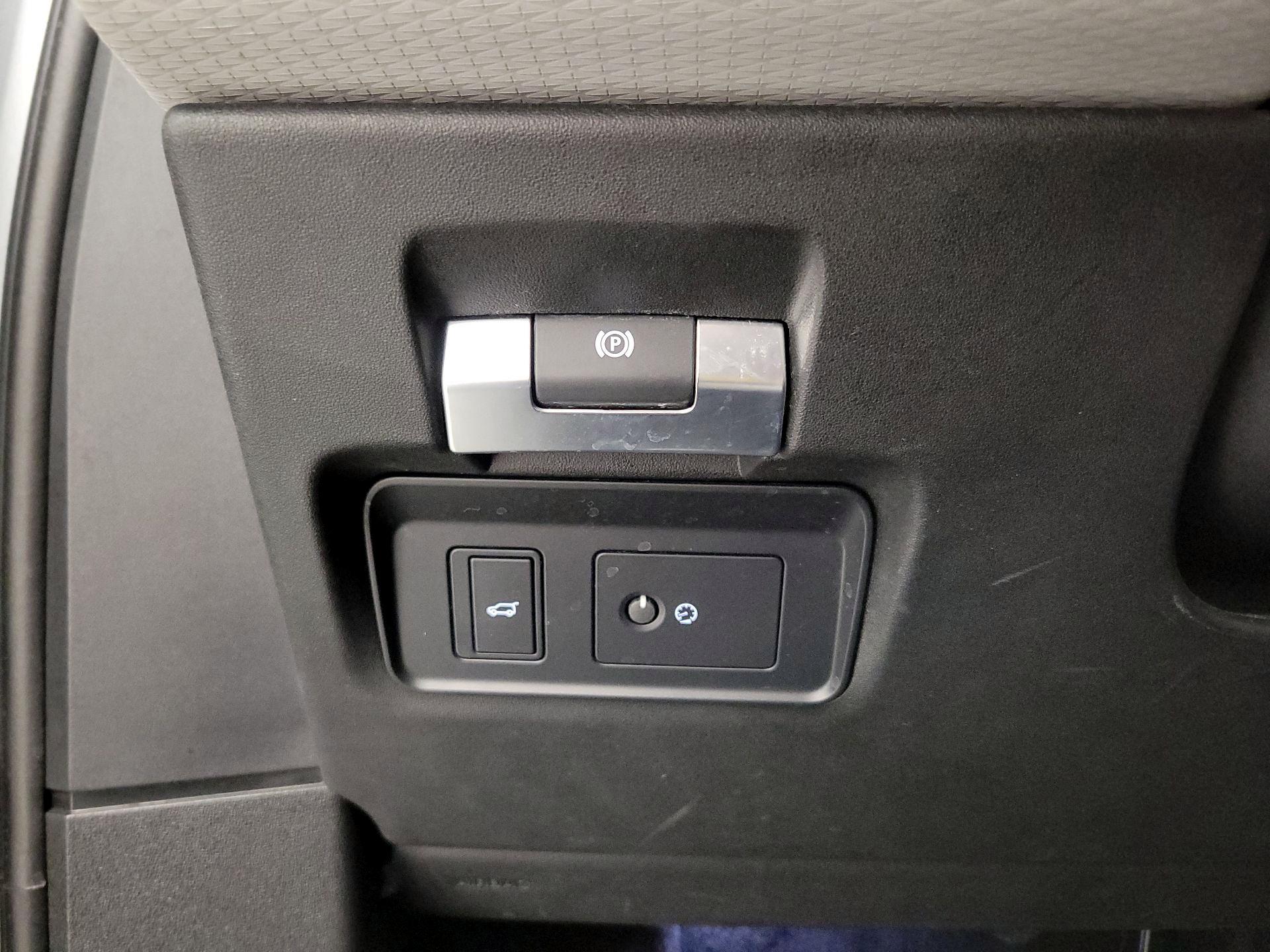 Thumbnail: 2020 Land Rover Range Rover Evoque - 13