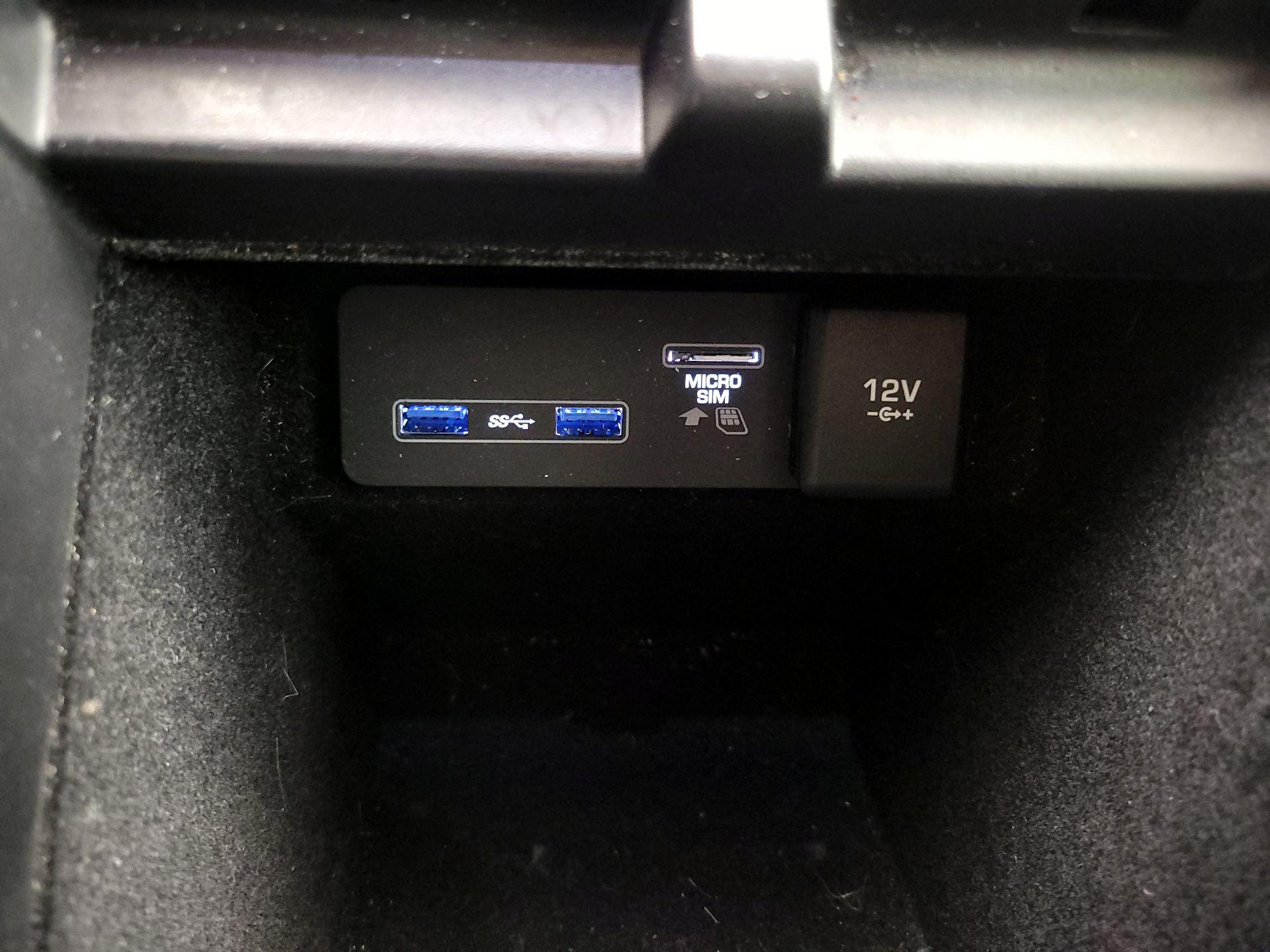 Thumbnail: 2020 Land Rover Range Rover Evoque - 18