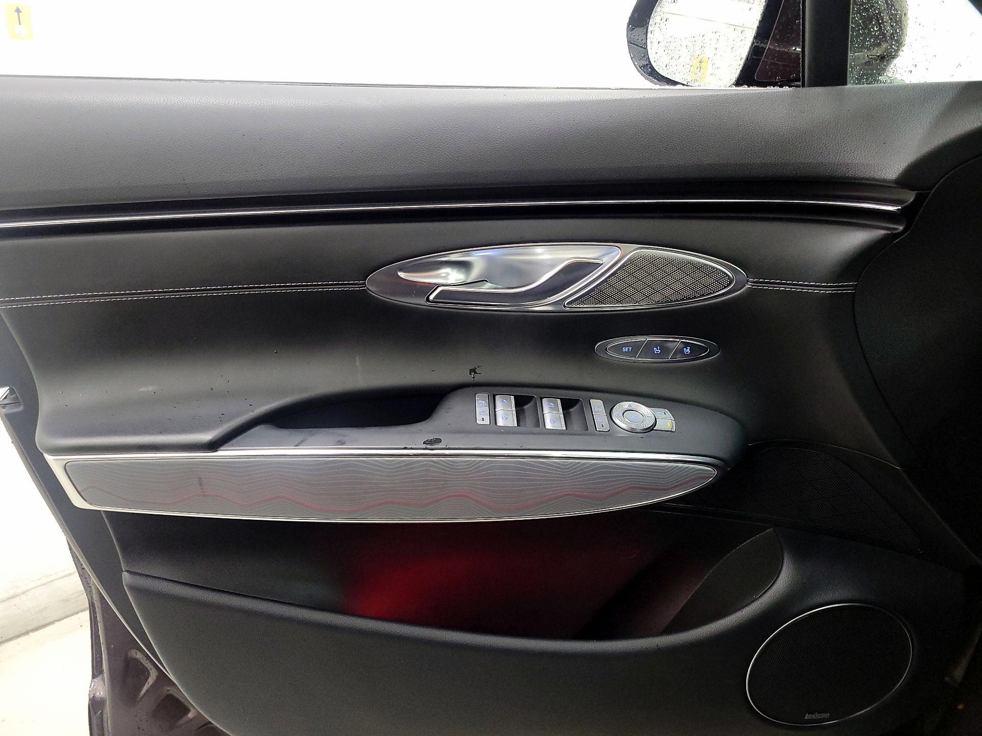 Thumbnail: 2023 Genesis GV70 - 12