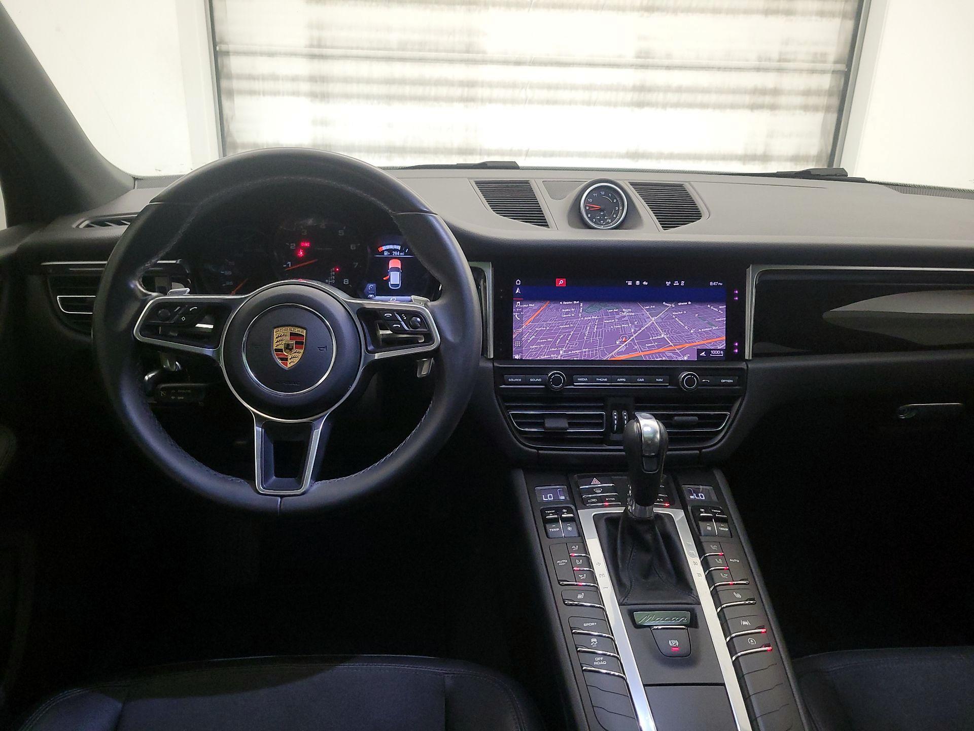 Thumbnail: 2021 Porsche Macan - 9