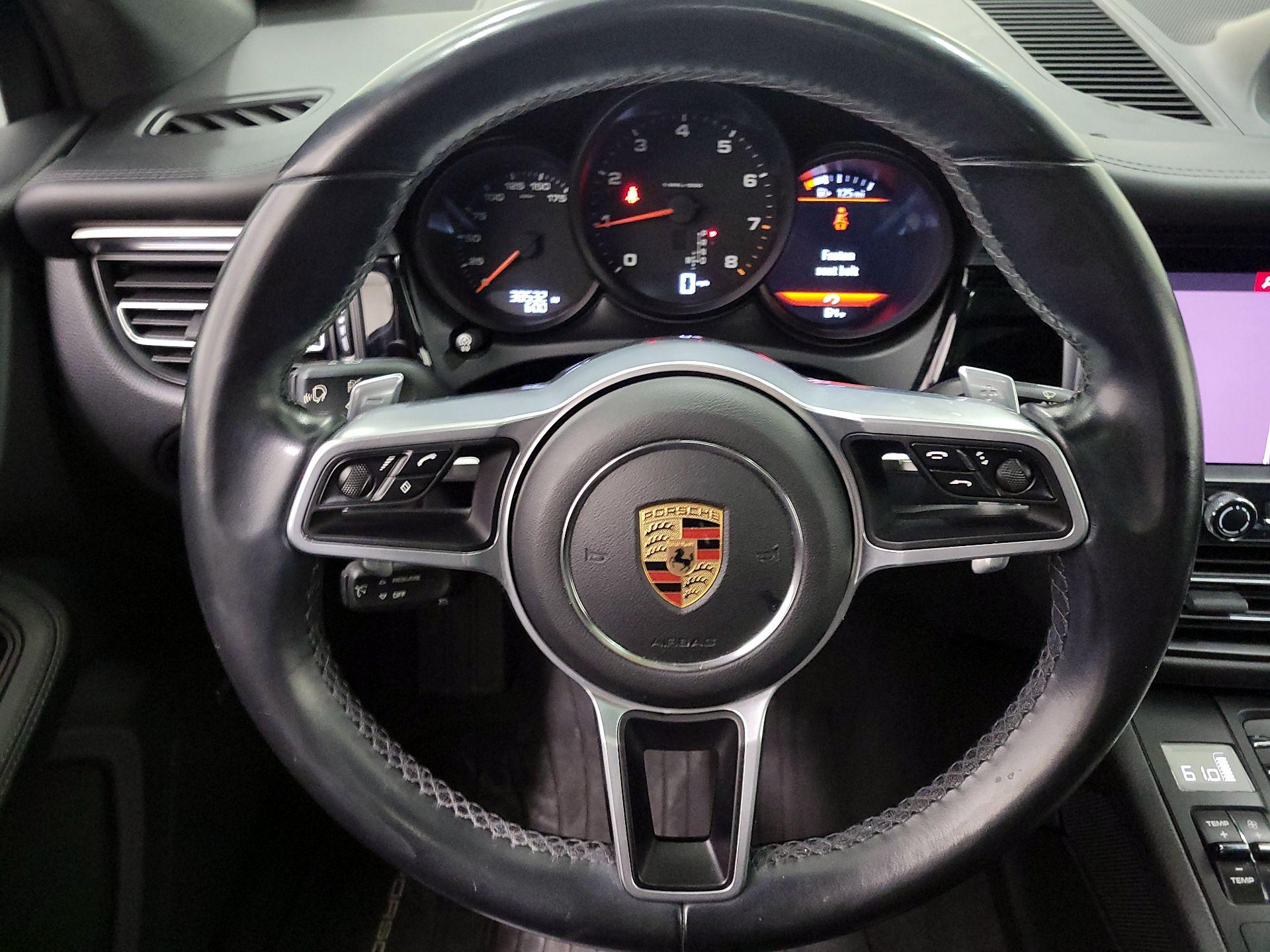 Thumbnail: 2020 Porsche Macan - 10