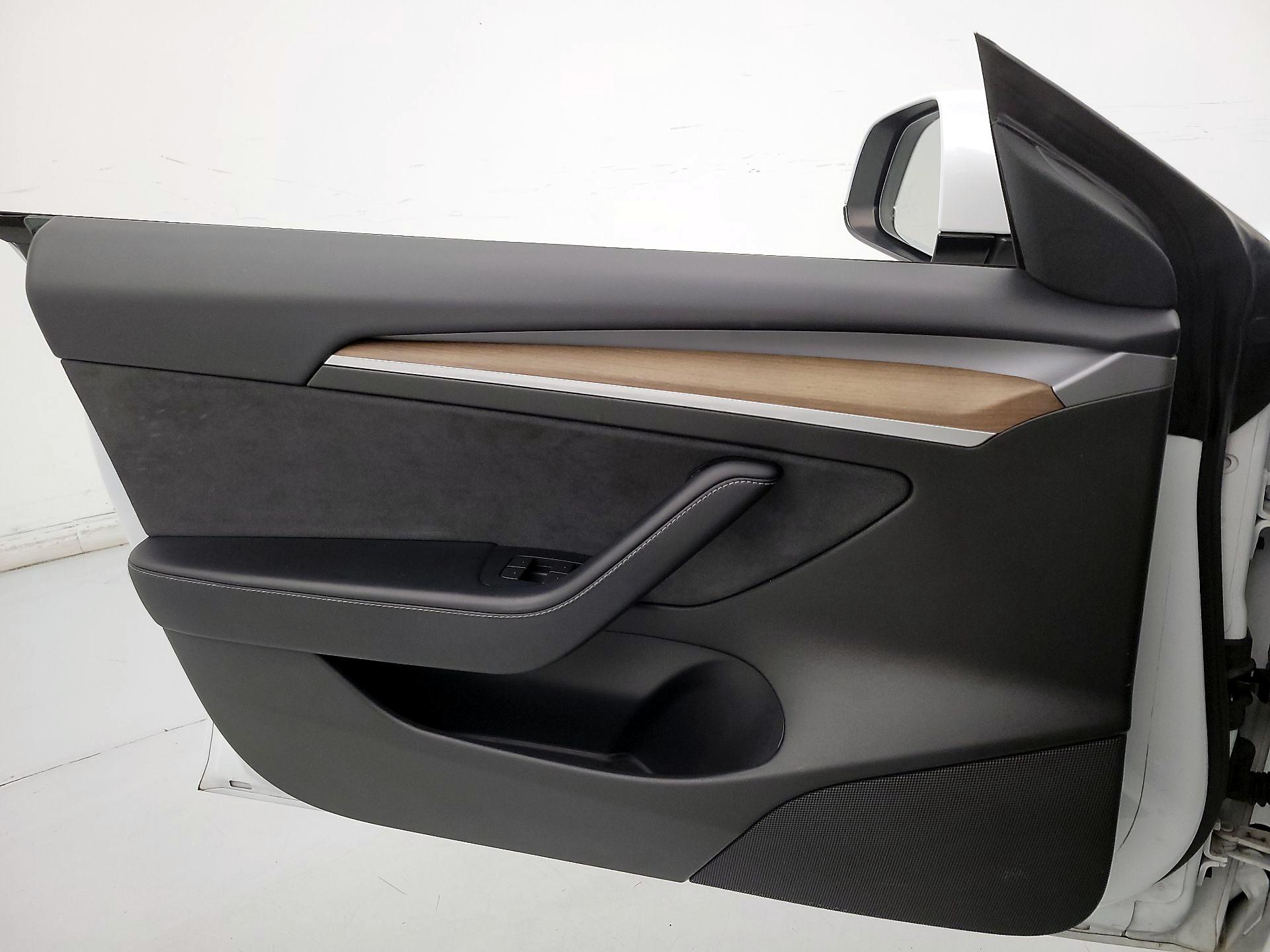 Thumbnail: 2022 Tesla Model 3 - 12