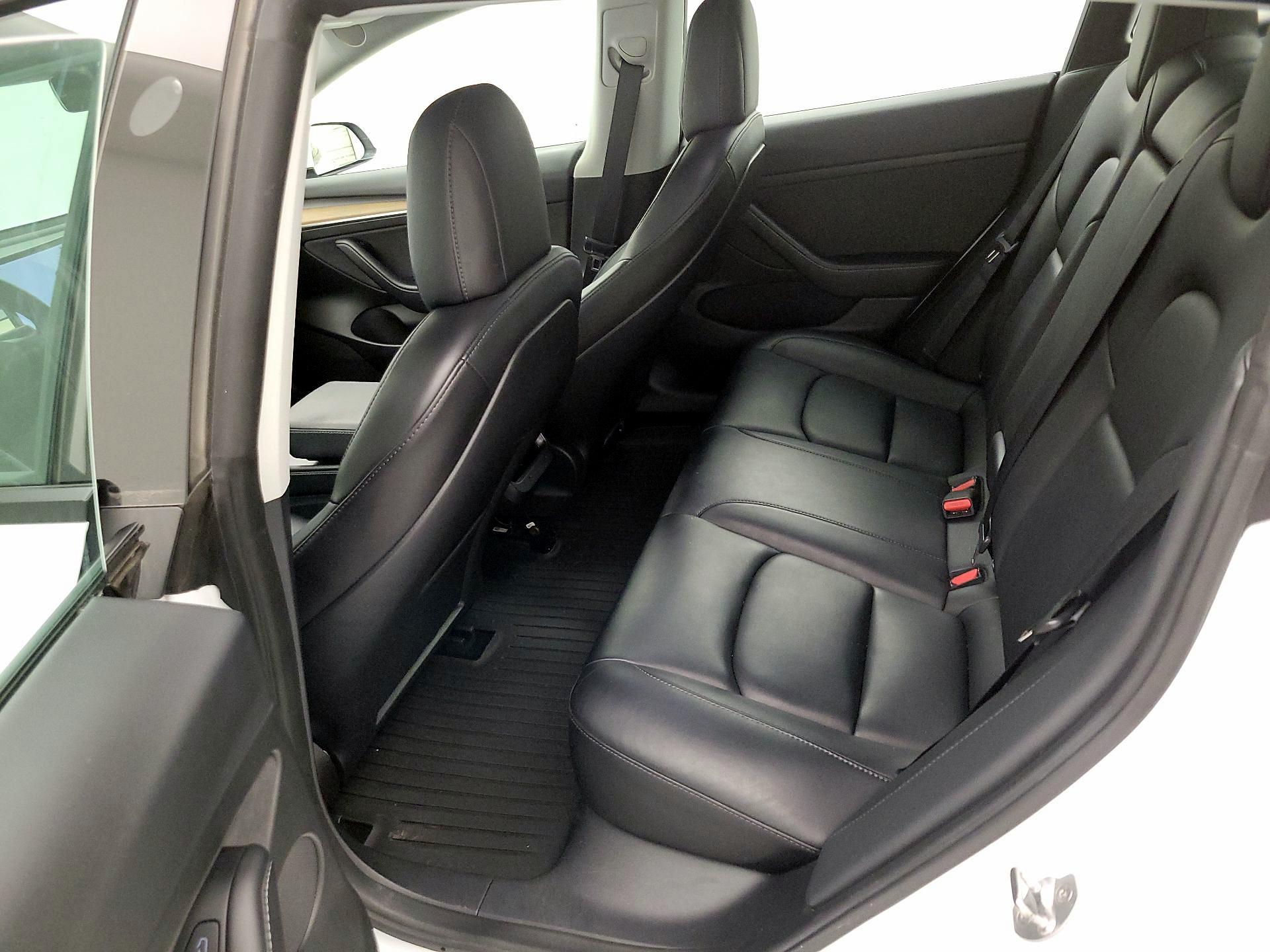 Thumbnail: 2022 Tesla Model 3 - 19