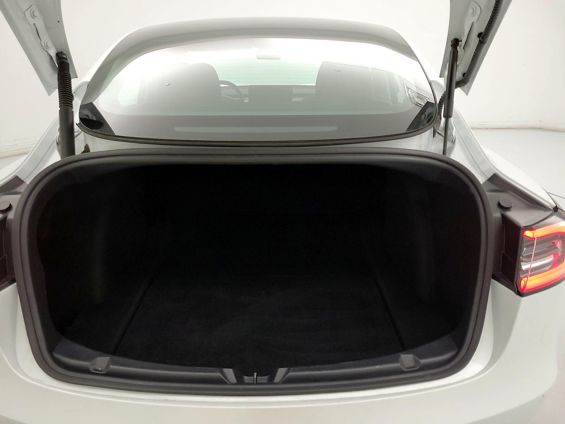 Thumbnail: 2022 Tesla Model 3 - 20