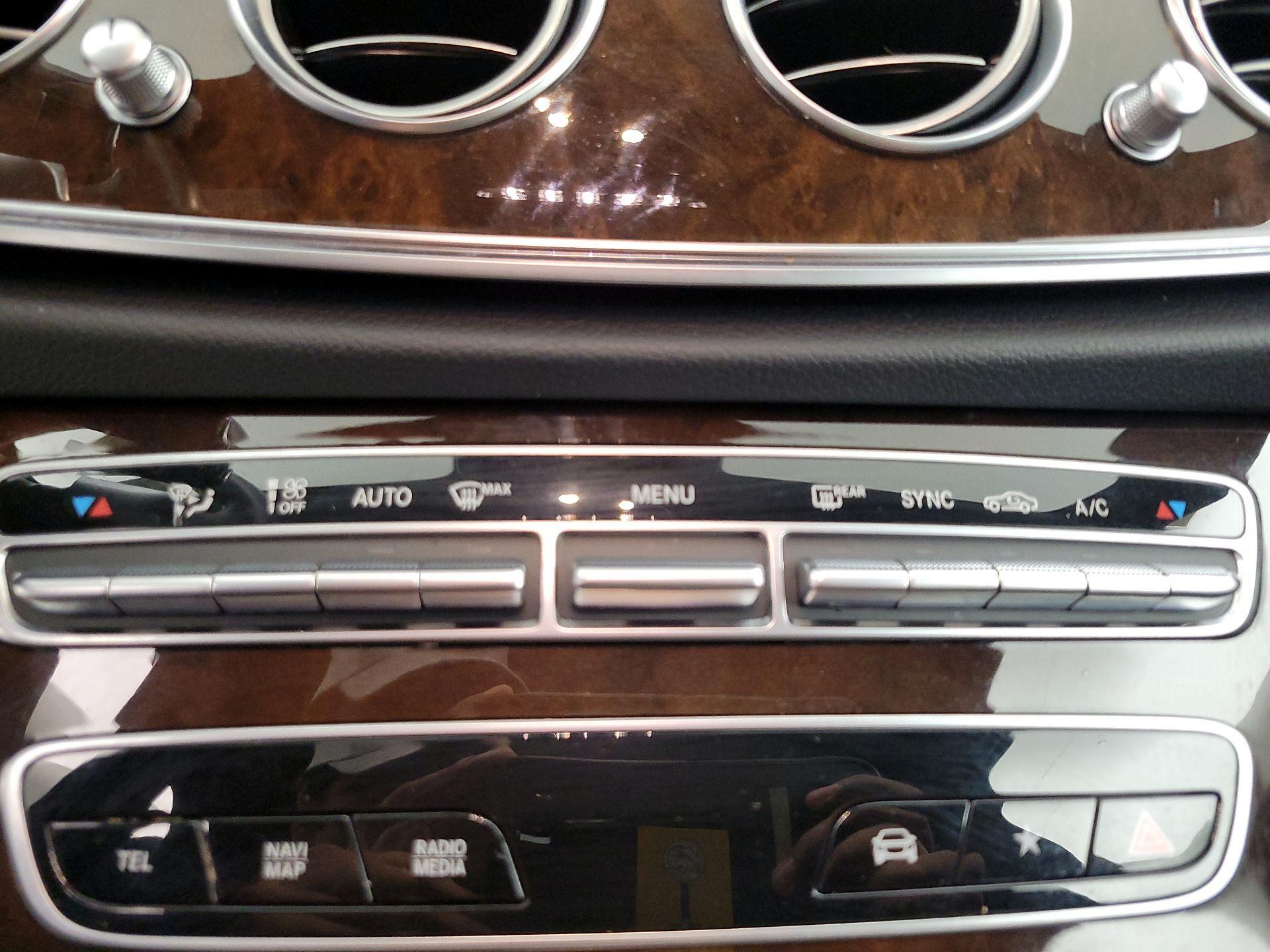 Thumbnail: 2021 Mercedes-Benz E-Class - 17