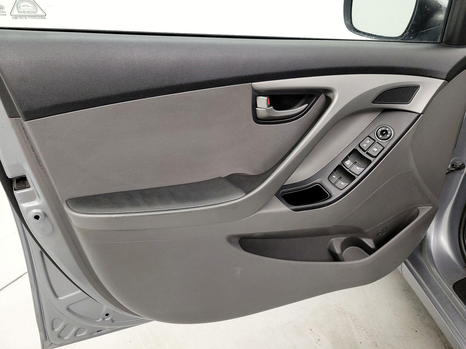 Thumbnail: 2016 Hyundai Elantra - 12