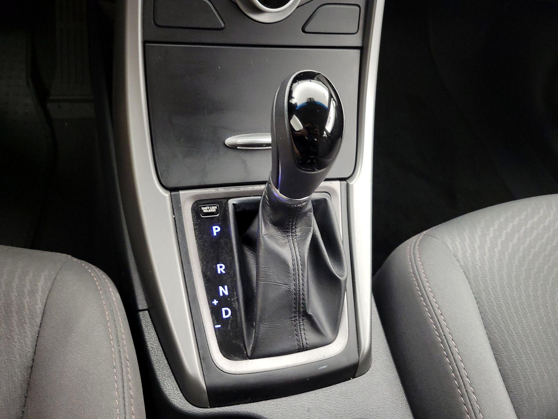 Thumbnail: 2016 Hyundai Elantra - 16