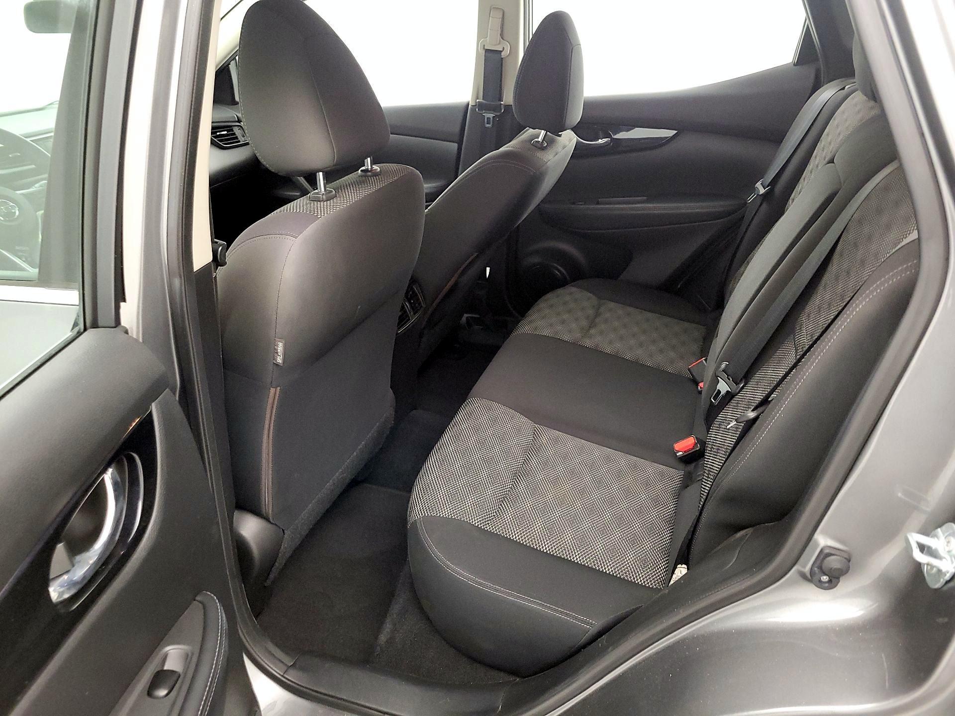 Thumbnail: 2018 Nissan Rogue Sport - 19