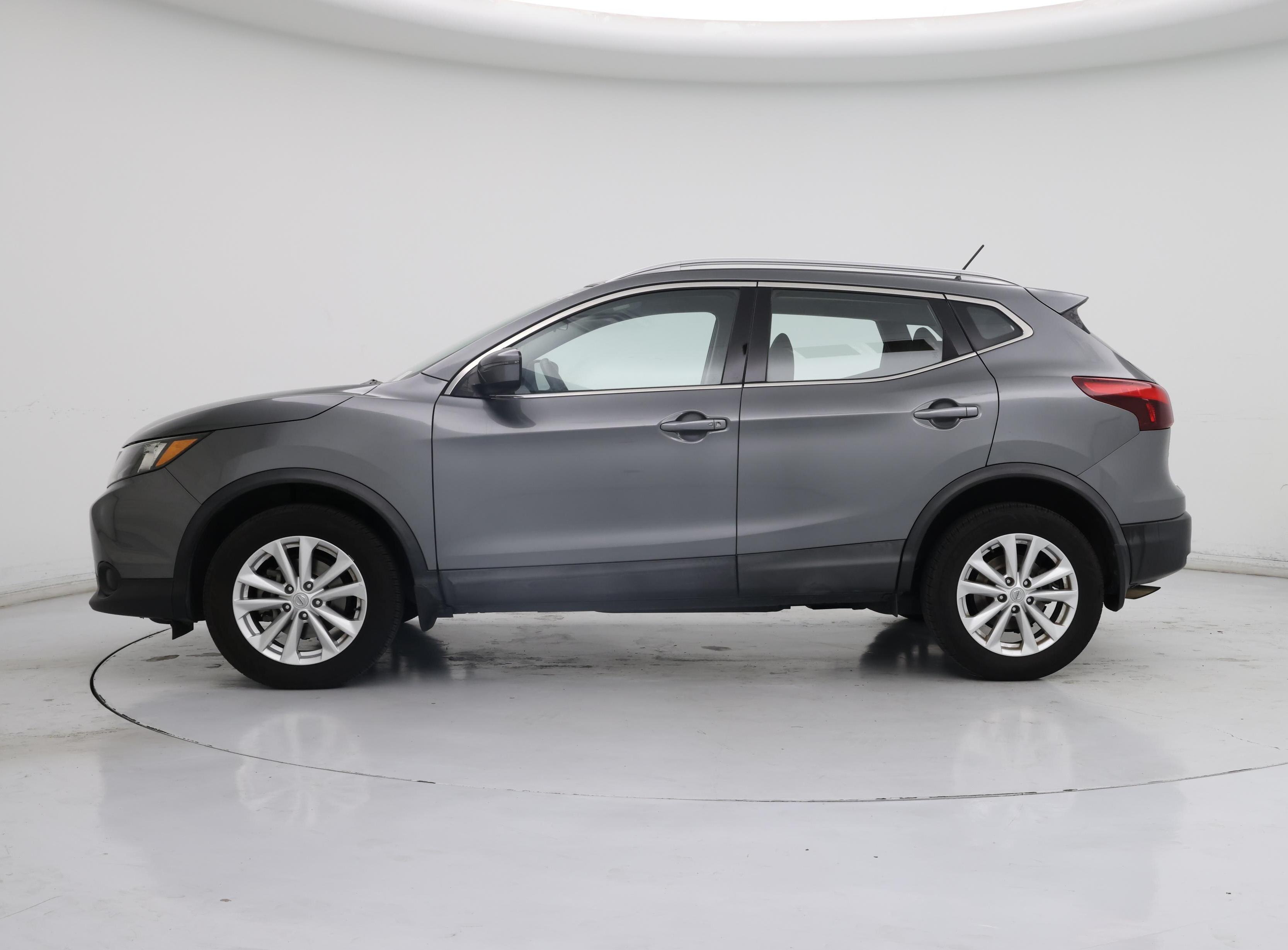 Thumbnail: 2018 Nissan Rogue Sport - 3