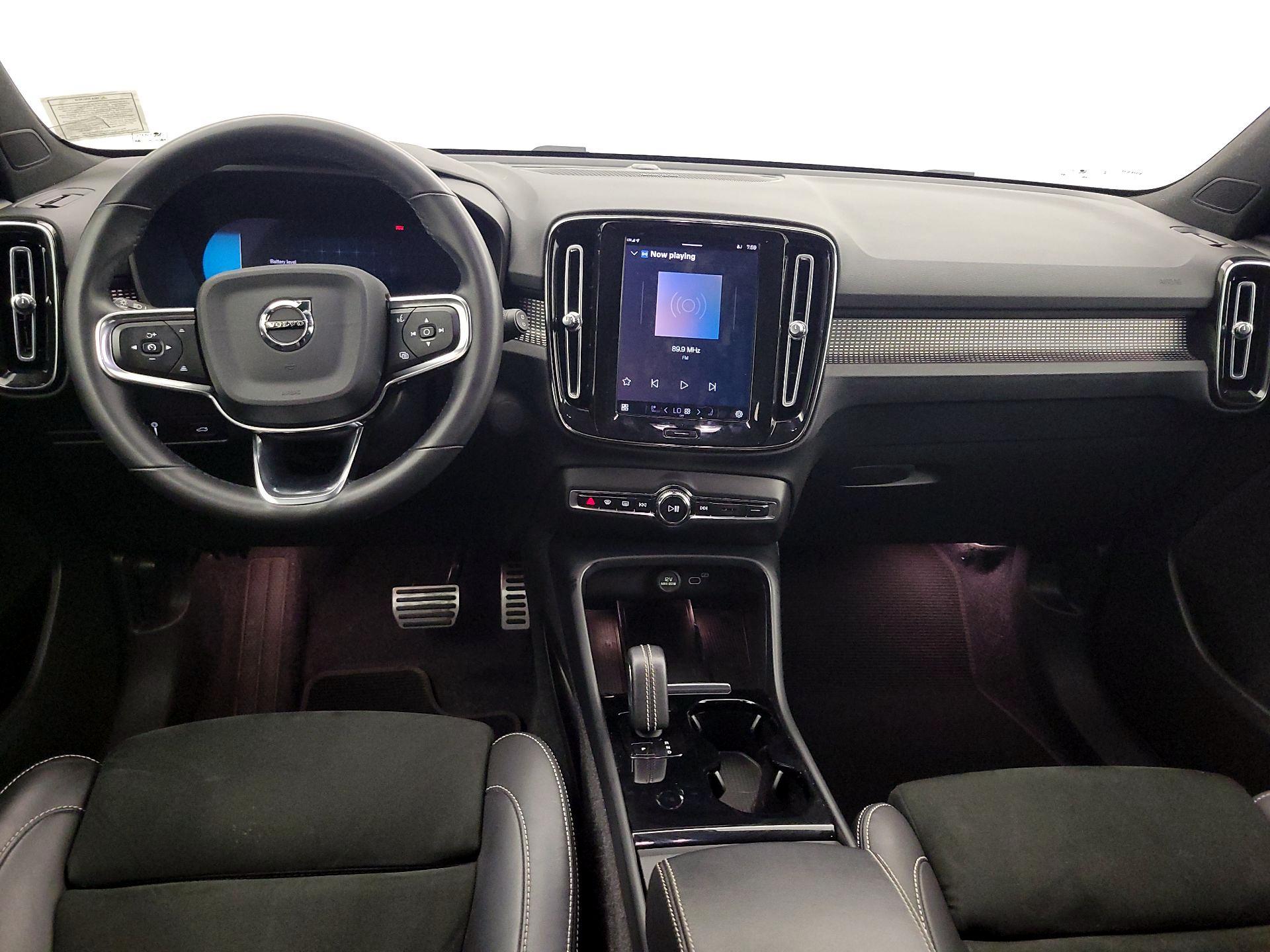 Thumbnail: 2022 Volvo XC40 - 9