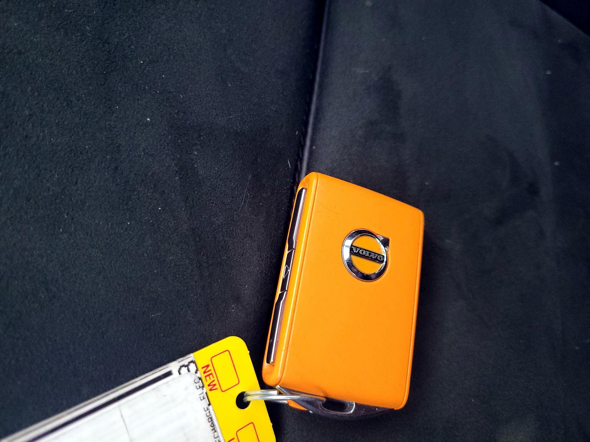 Thumbnail: 2022 Volvo XC40 - 20