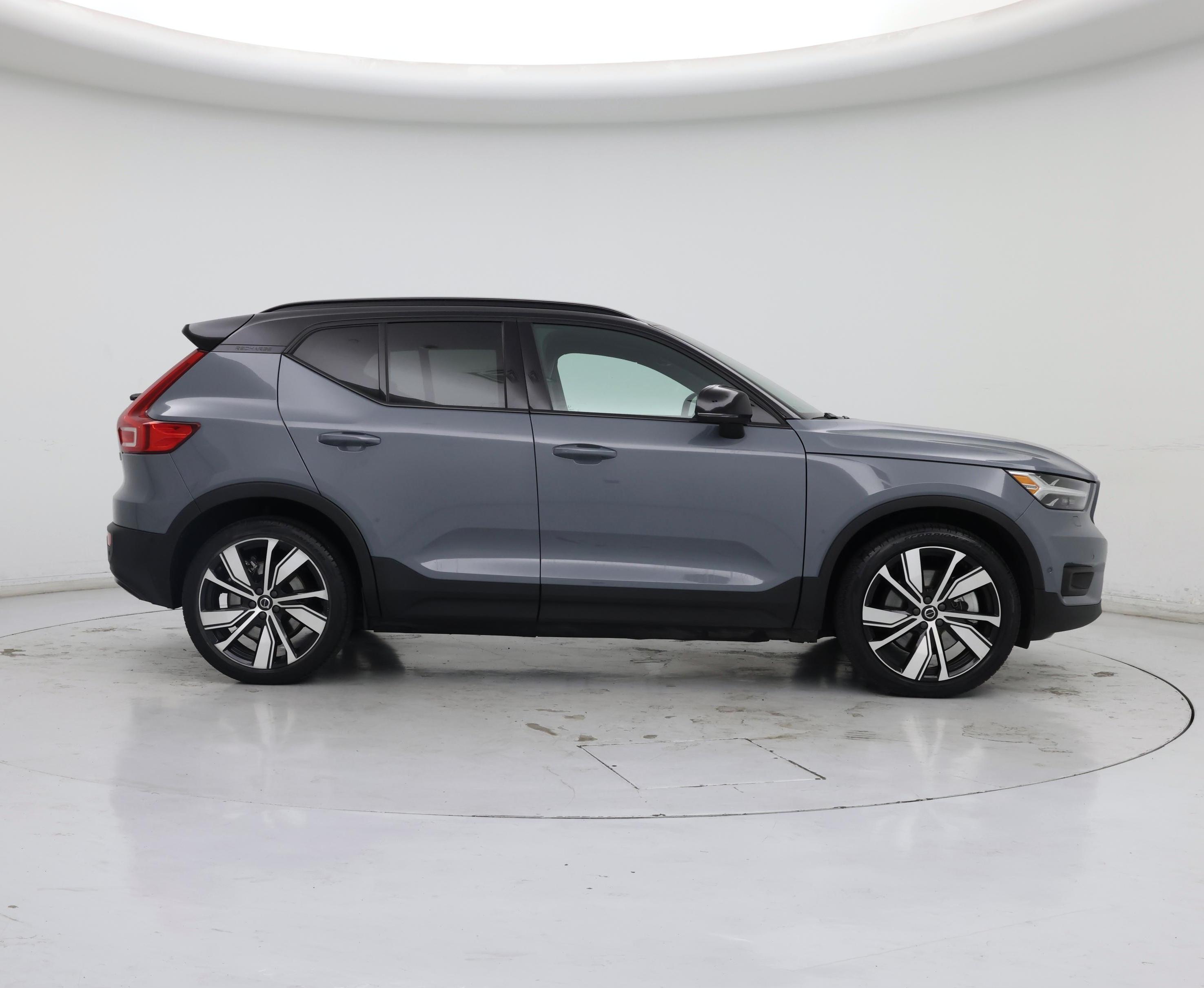 Thumbnail: 2022 Volvo XC40 - 7
