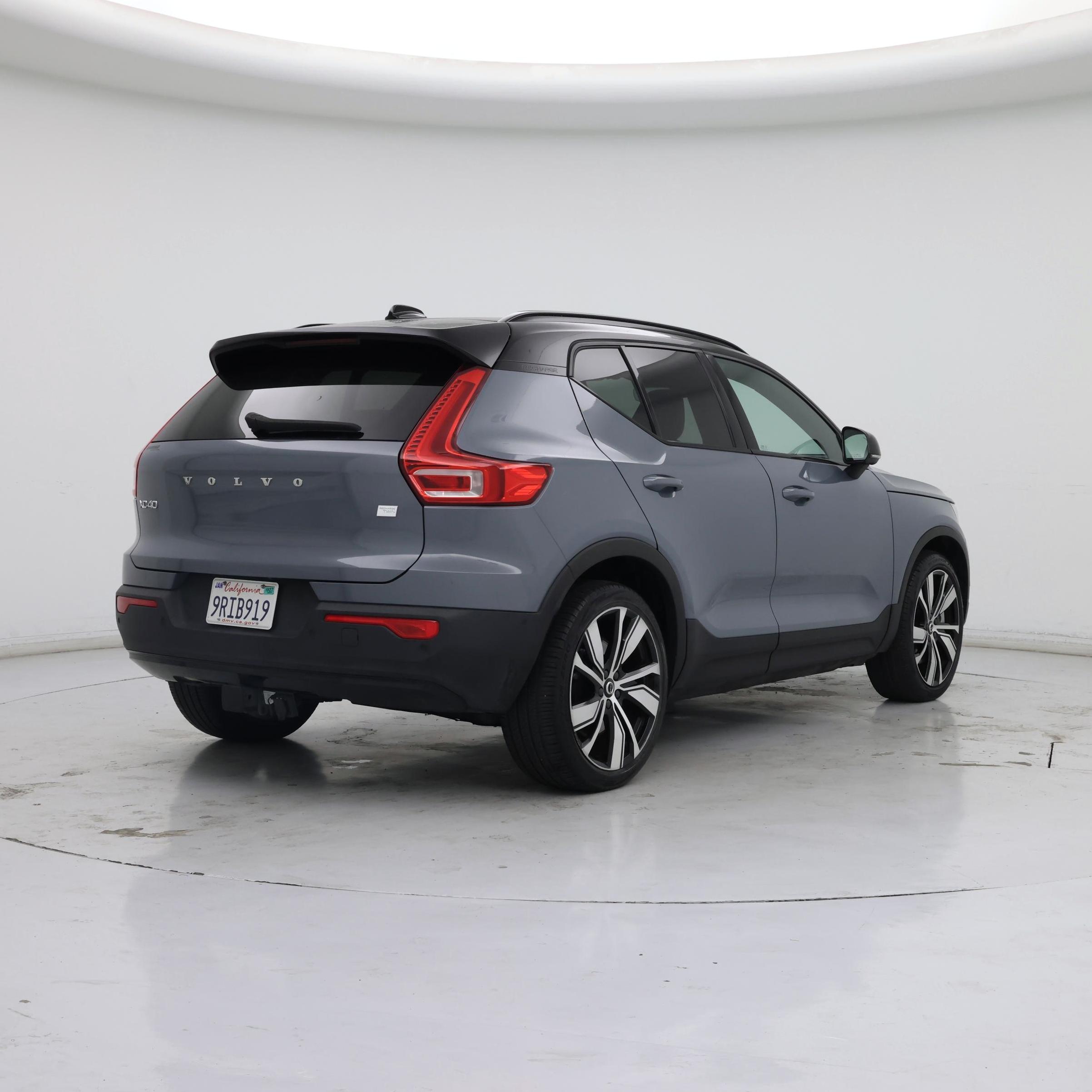 Thumbnail: 2022 Volvo XC40 - 8
