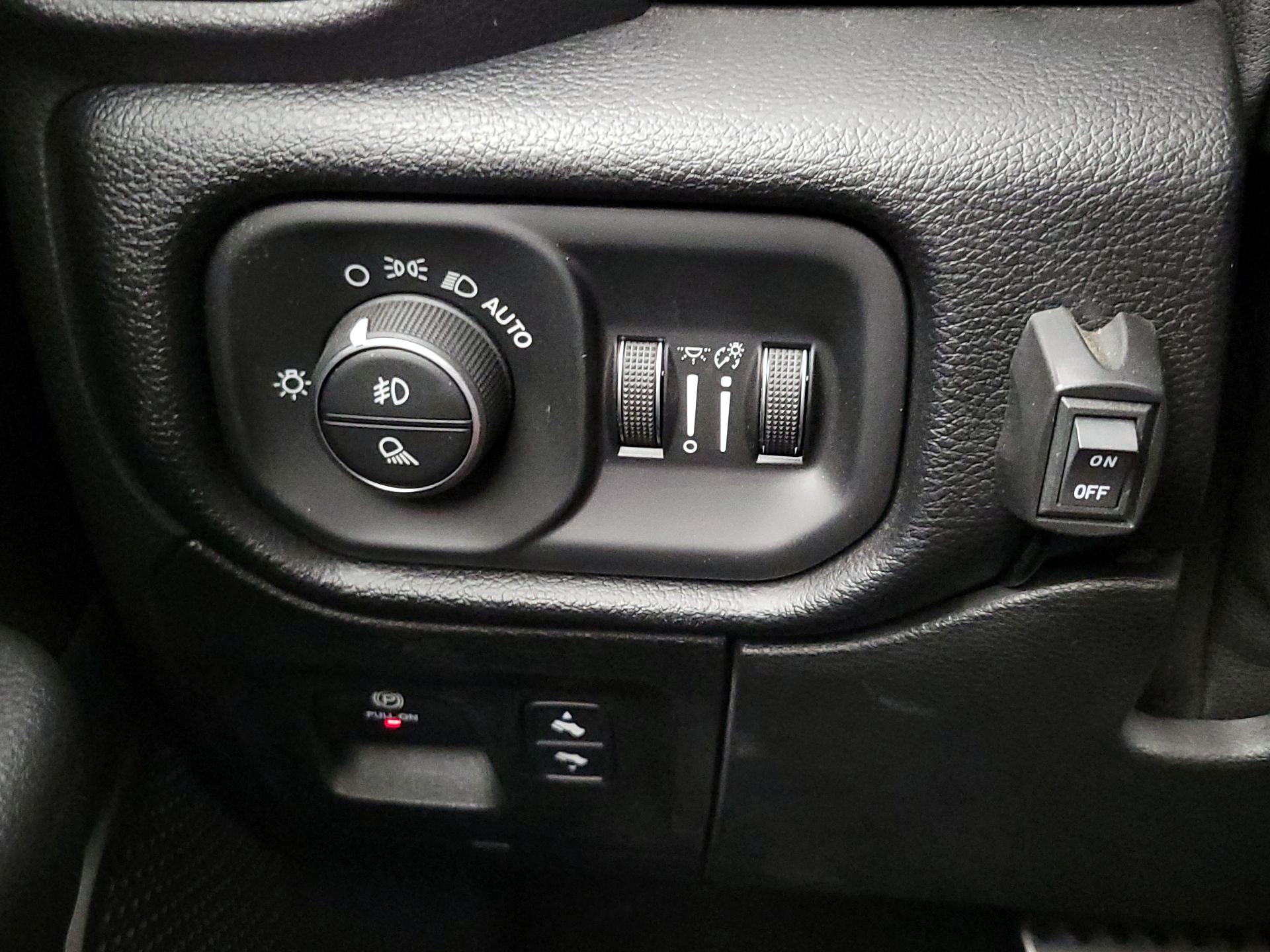 Thumbnail: 2019 RAM 1500 - 13