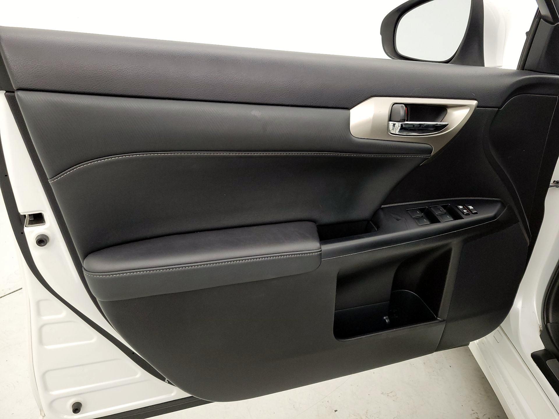 Thumbnail: 2014 Lexus CT - 12