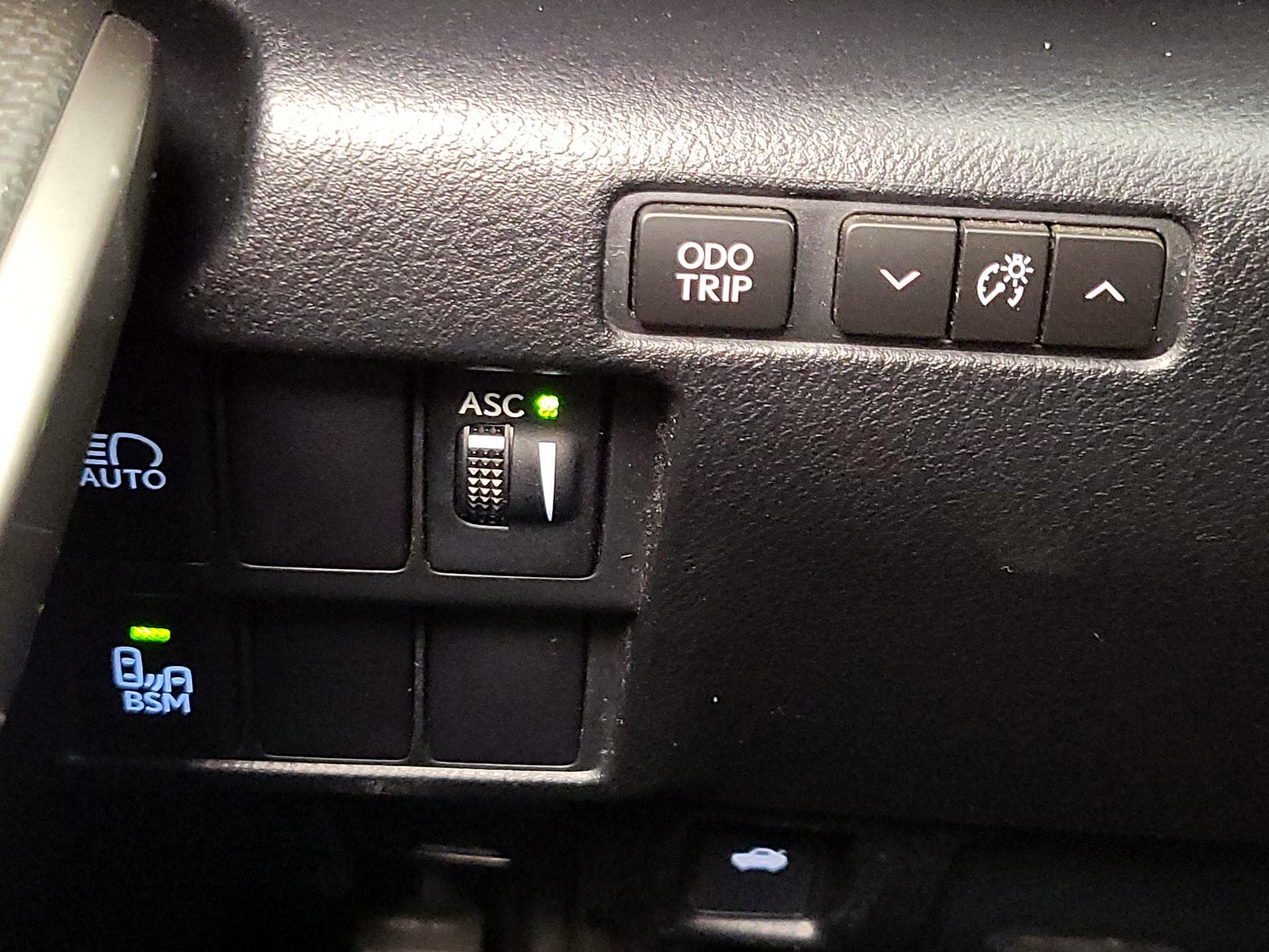 Thumbnail: 2017 Lexus IS - 13