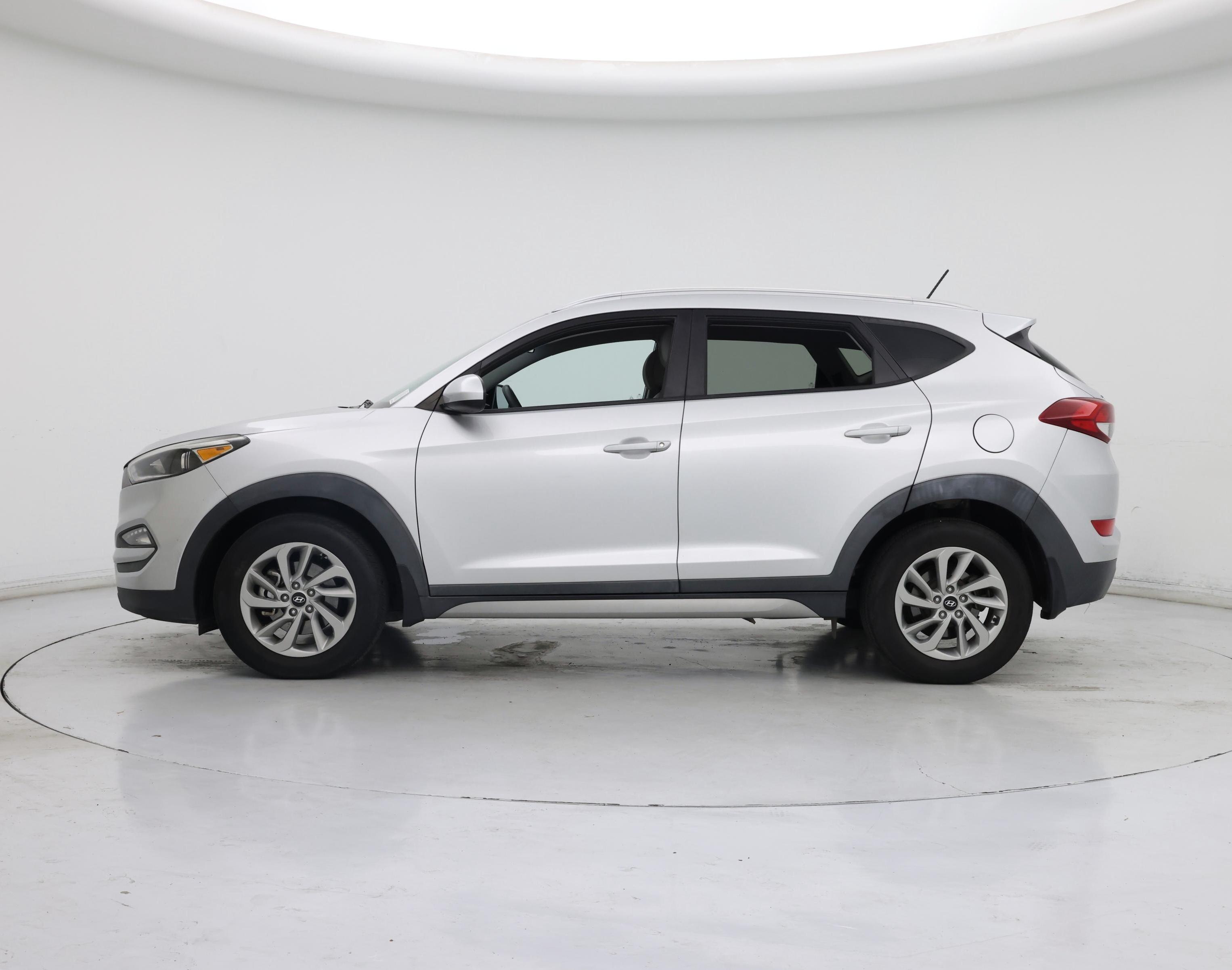 Thumbnail: 2017 Hyundai Tucson - 3