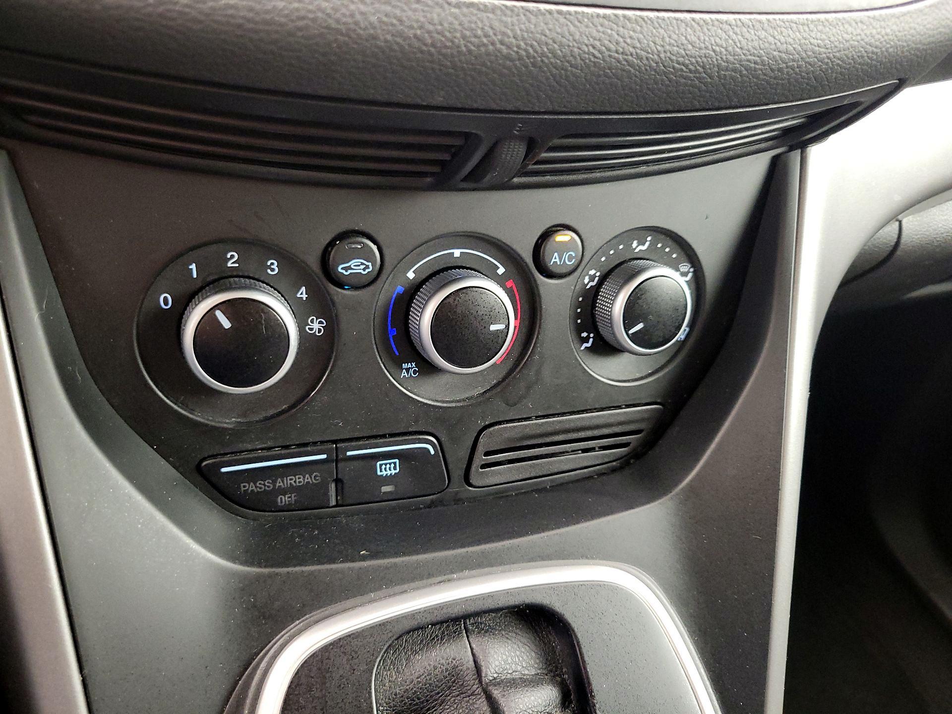 Thumbnail: 2014 Ford Escape - 16