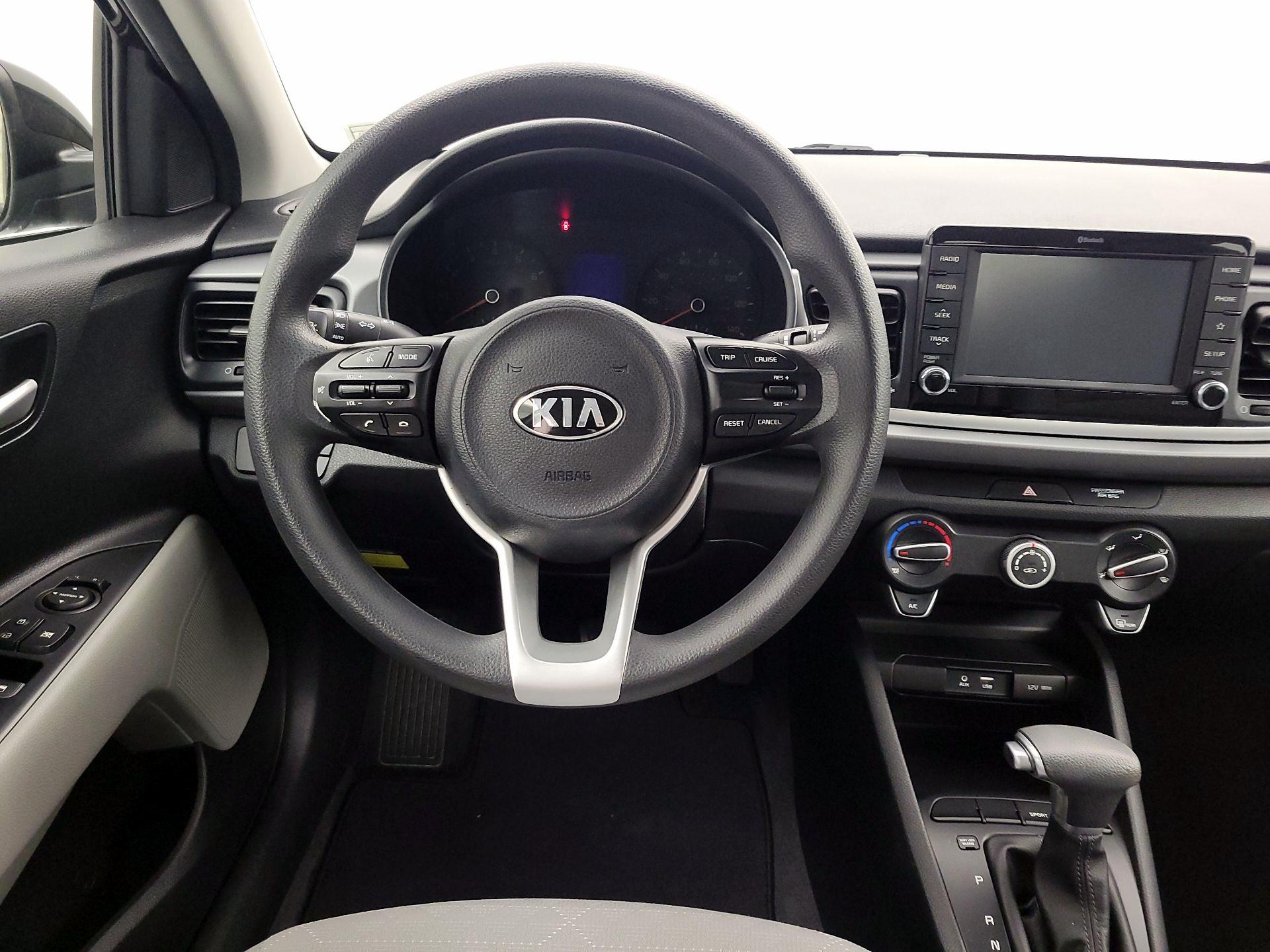 Thumbnail: 2019 Kia Rio - 10