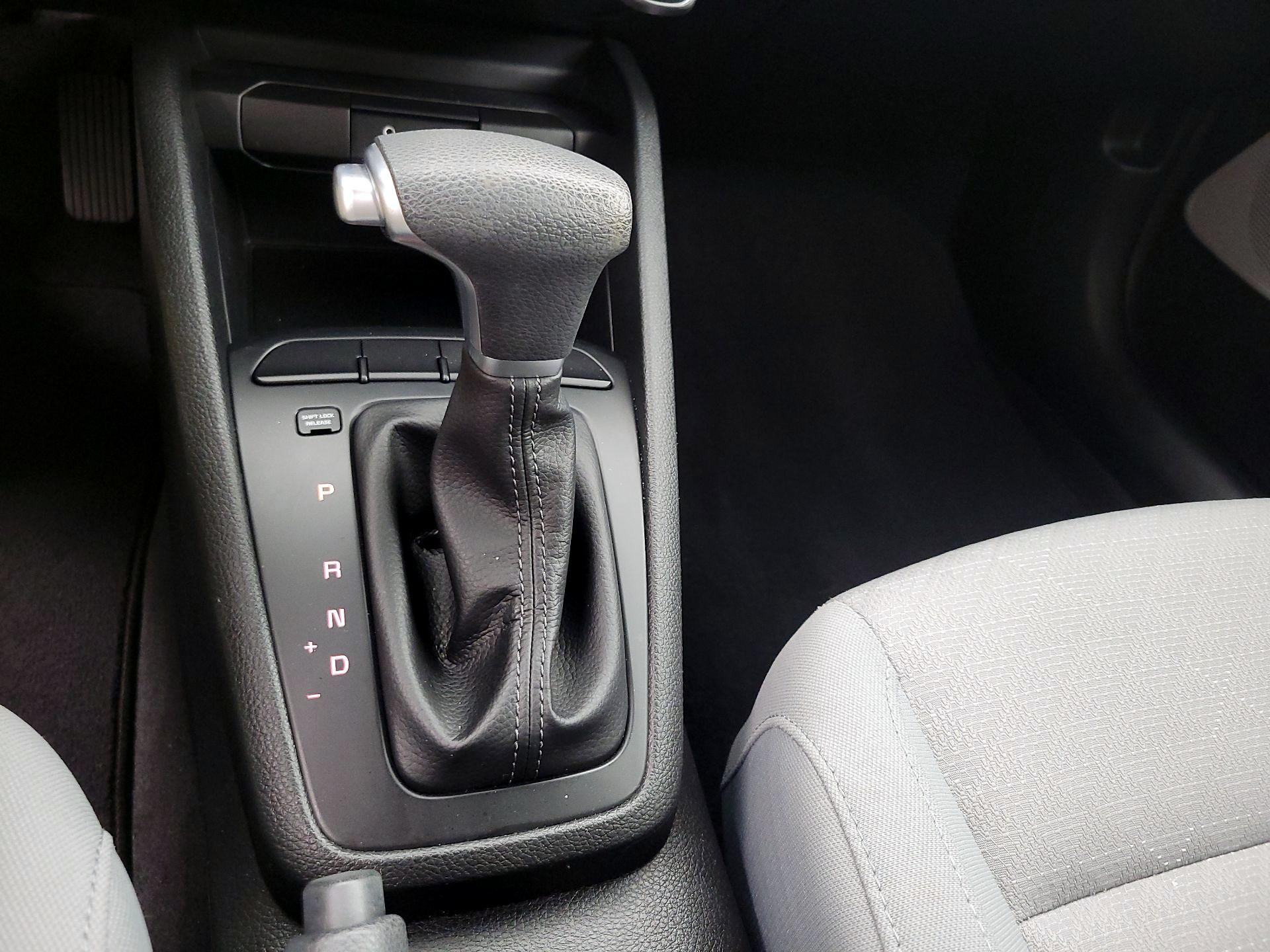 Thumbnail: 2019 Kia Rio - 17