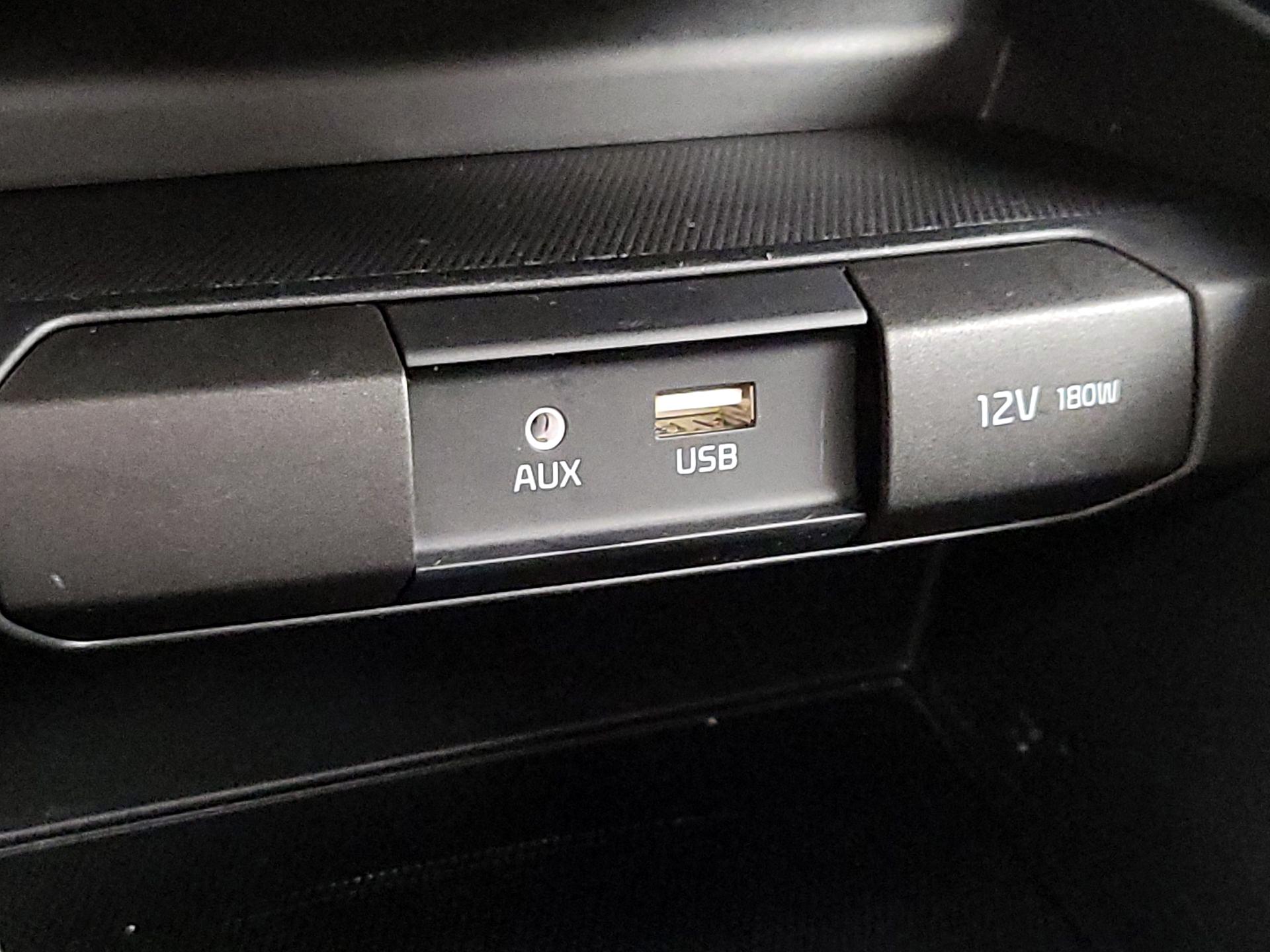 Thumbnail: 2019 Kia Rio - 18