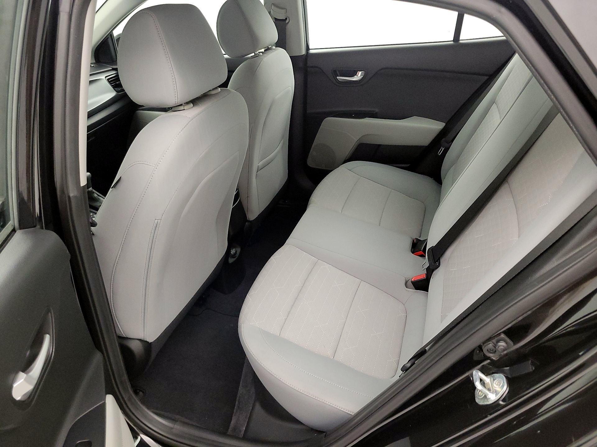 Thumbnail: 2019 Kia Rio - 19