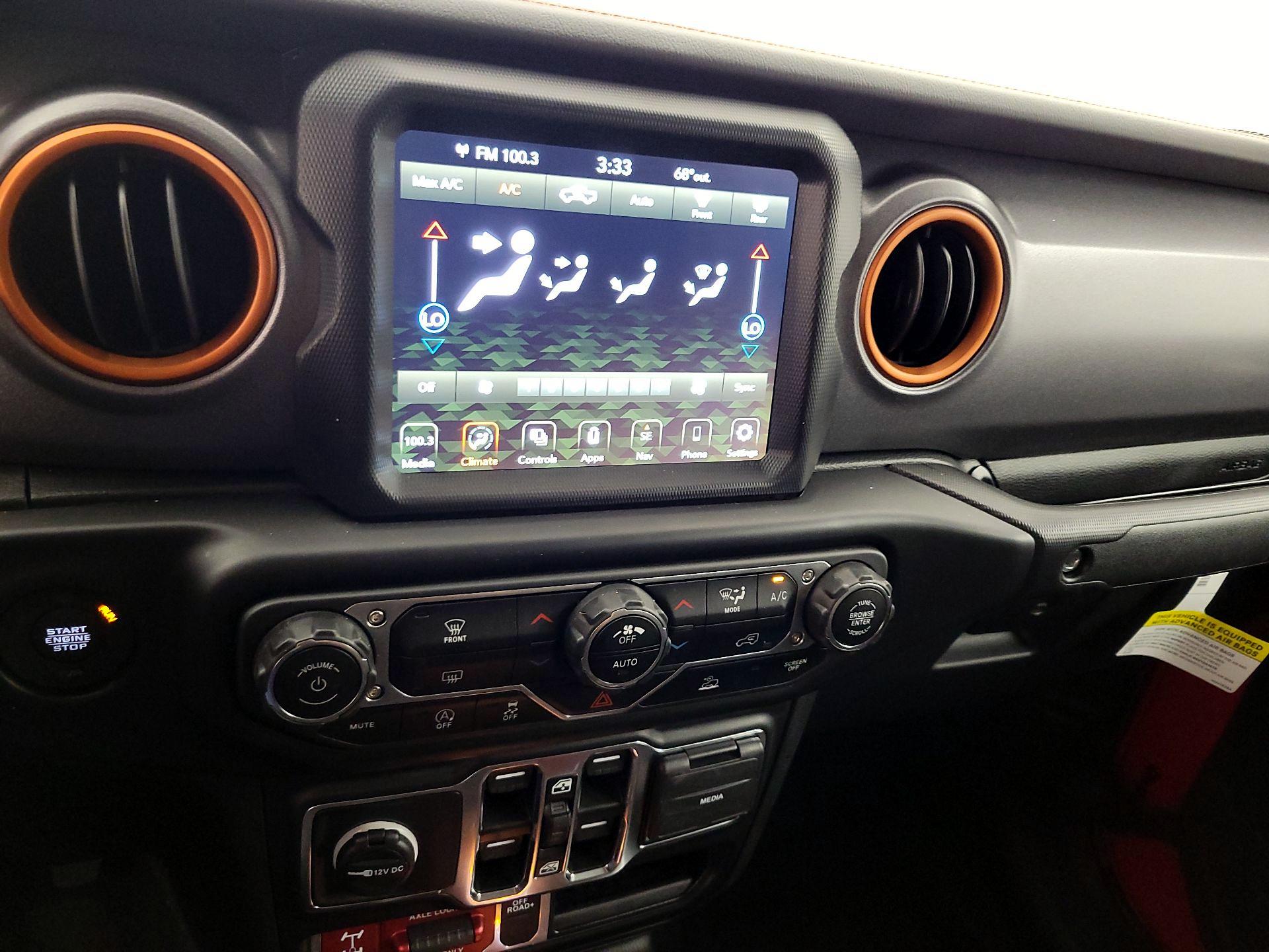 Thumbnail: 2023 Jeep Gladiator - 17