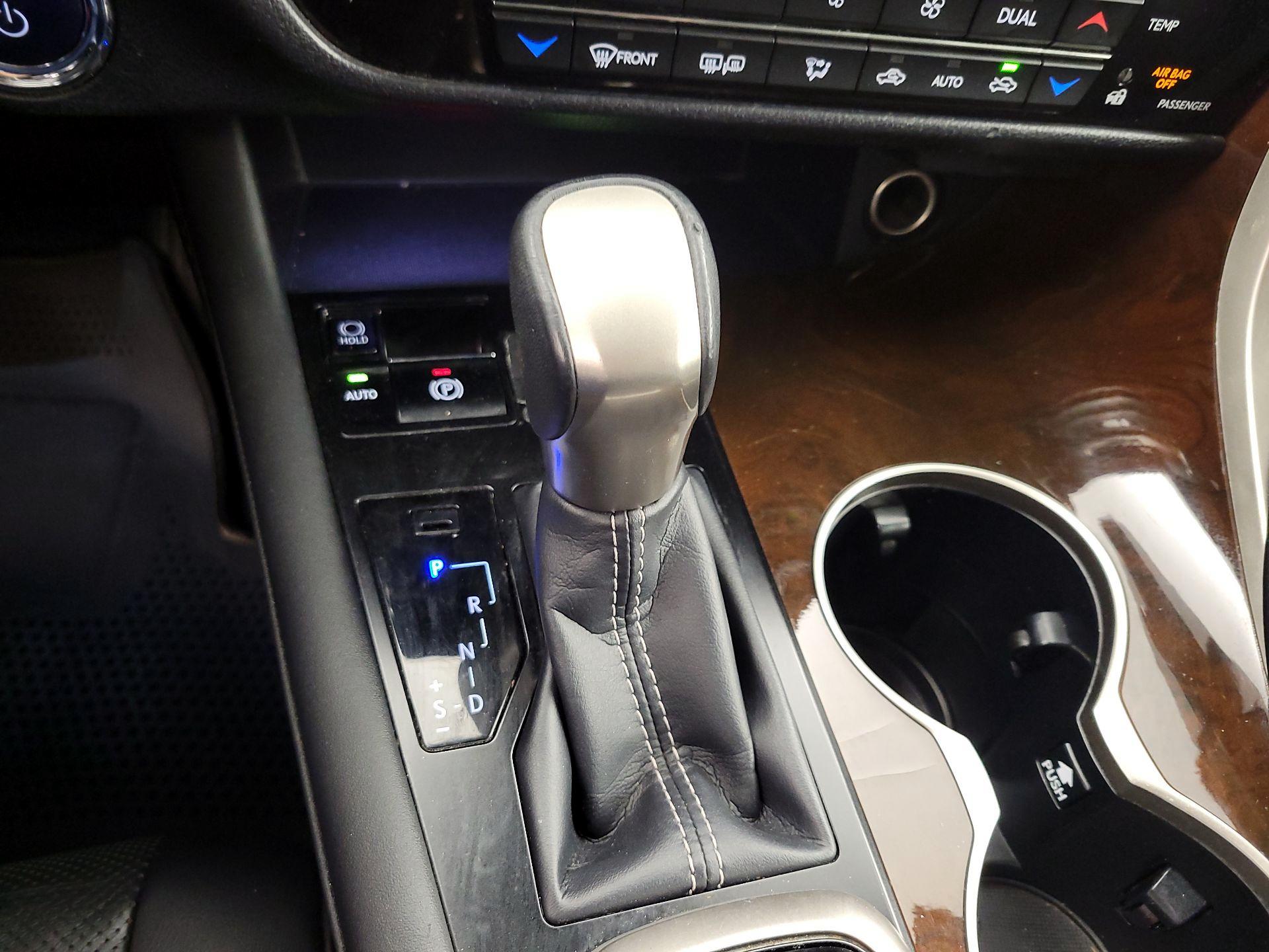 Thumbnail: 2019 Lexus RX - 18